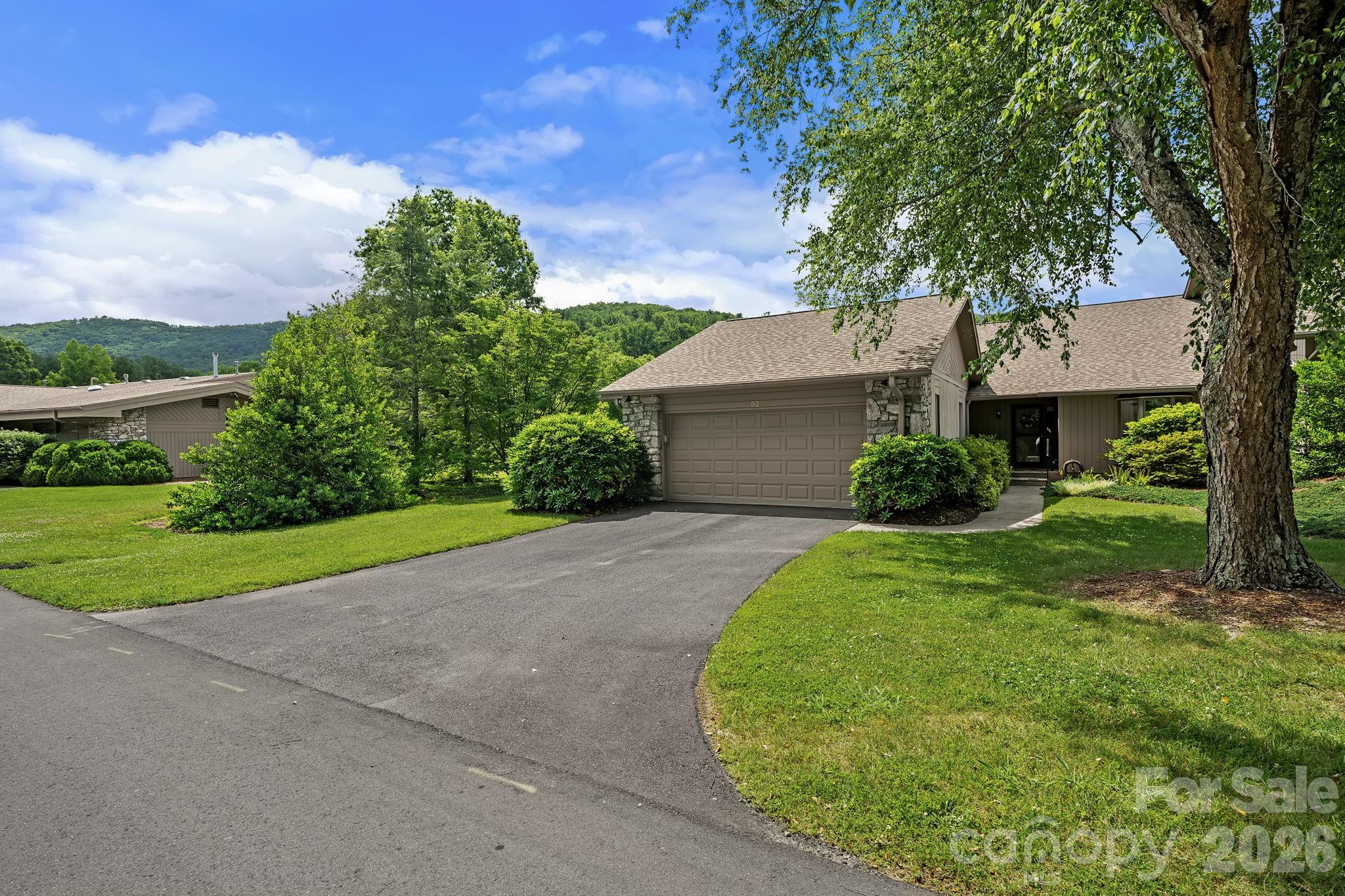 52 Clubside Drive — Asheville