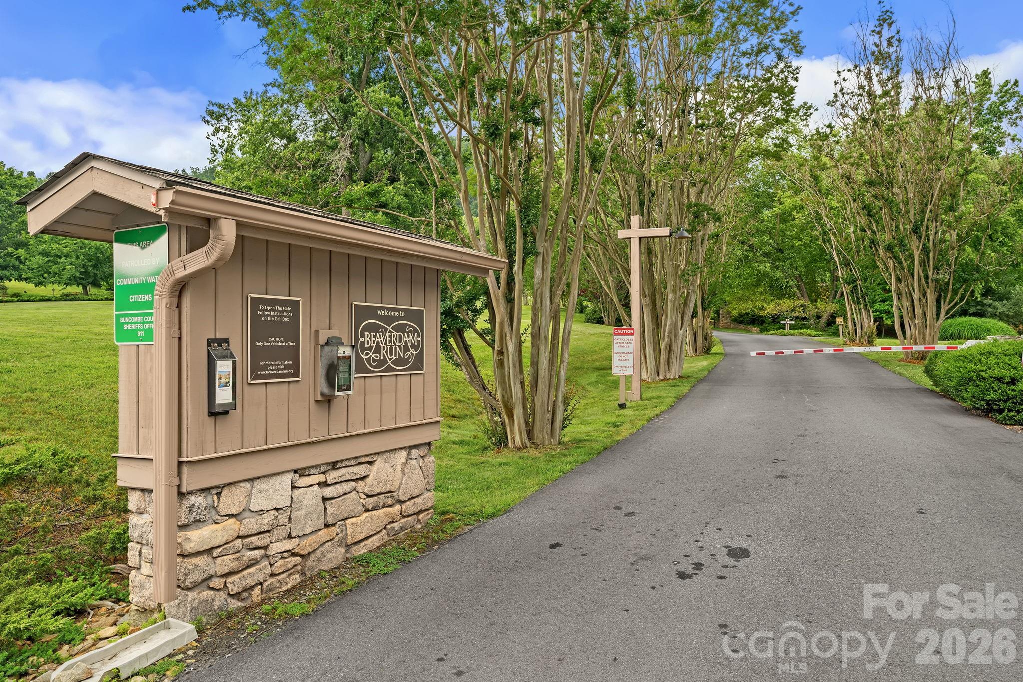 52 Clubside Drive — Asheville
