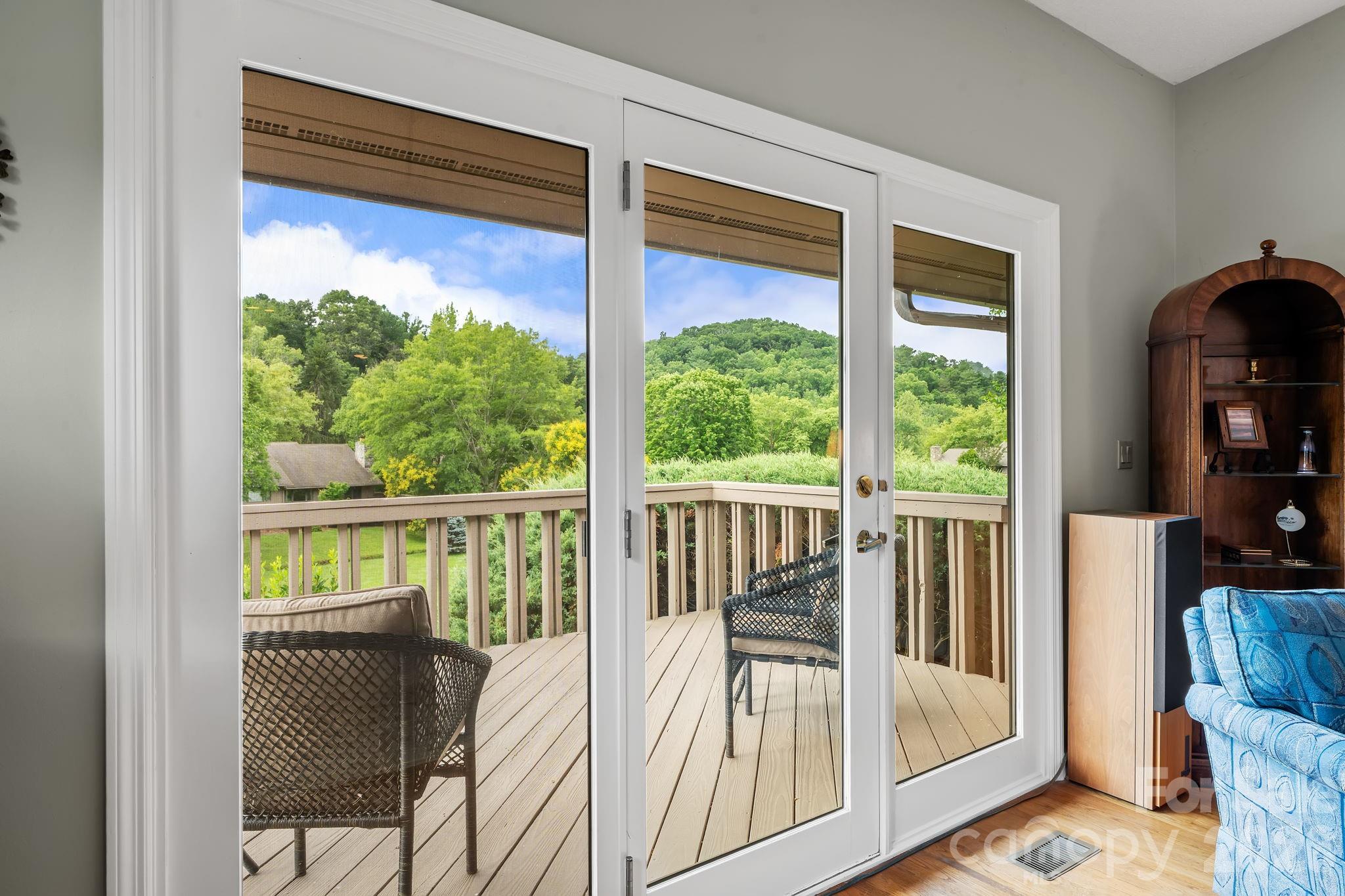 52 Clubside Drive — Asheville