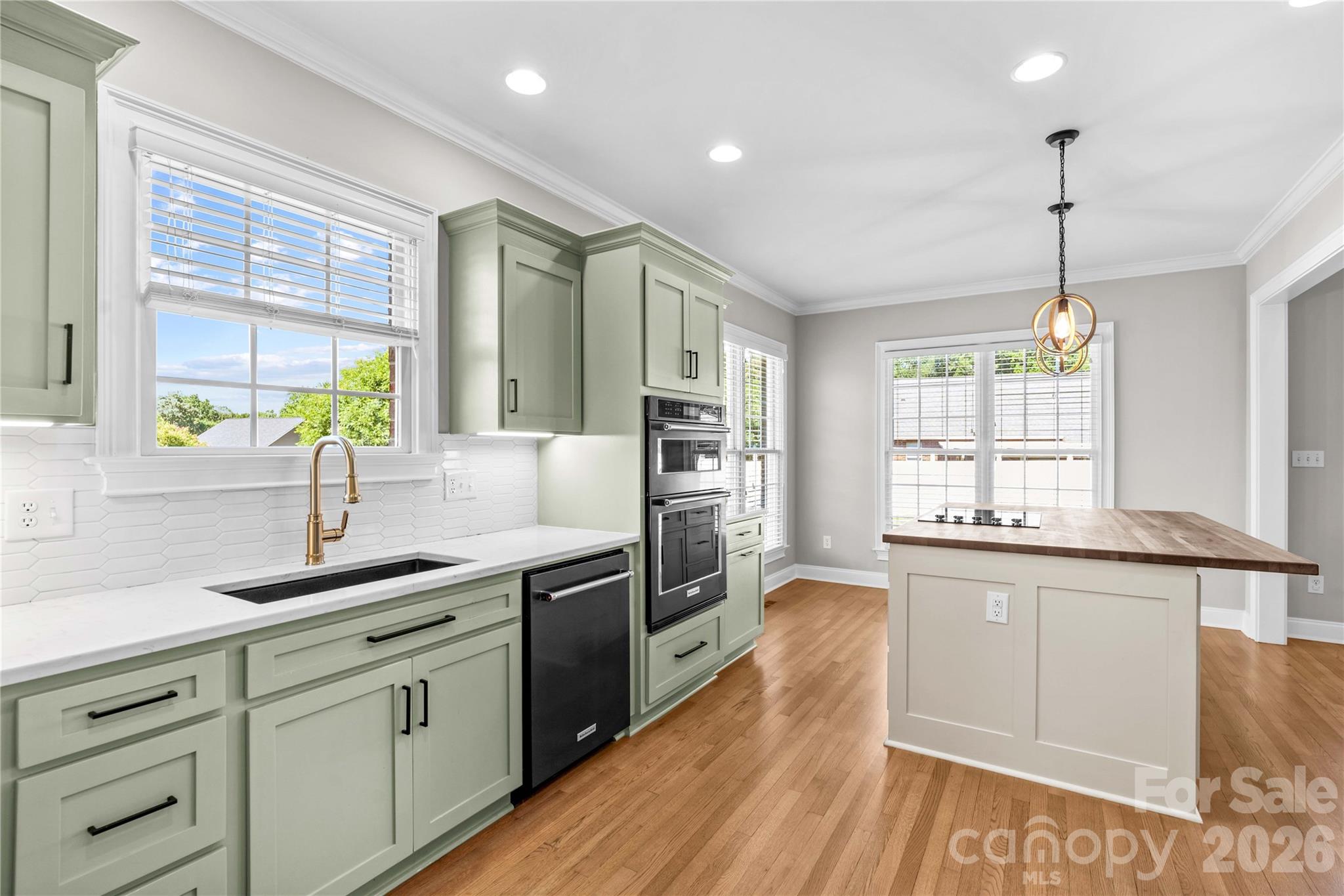 185 Upper Oak Drive — Statesville