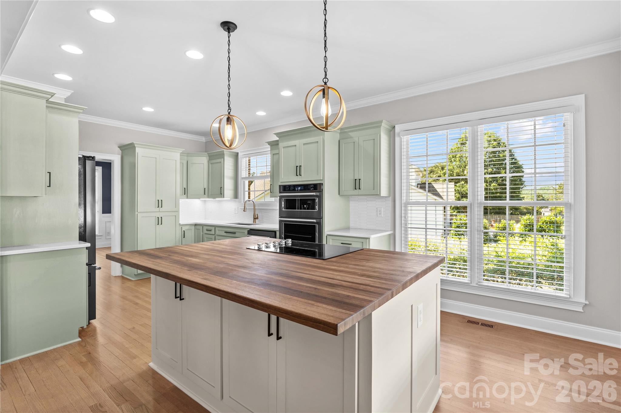 185 Upper Oak Drive — Statesville