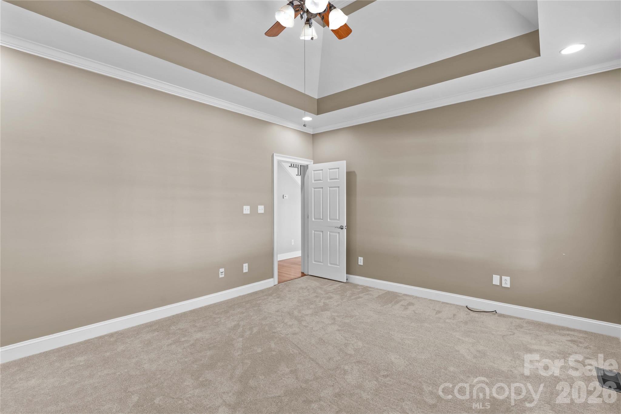 185 Upper Oak Drive — Statesville