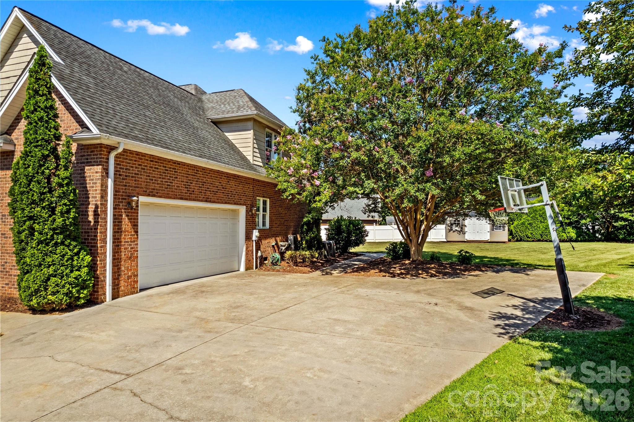 185 Upper Oak Drive — Statesville