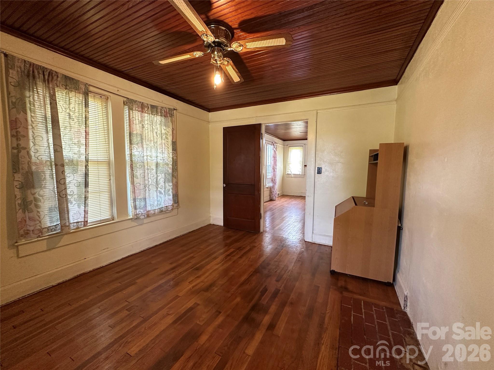502 Connelly Springs Road SW — Lenoir