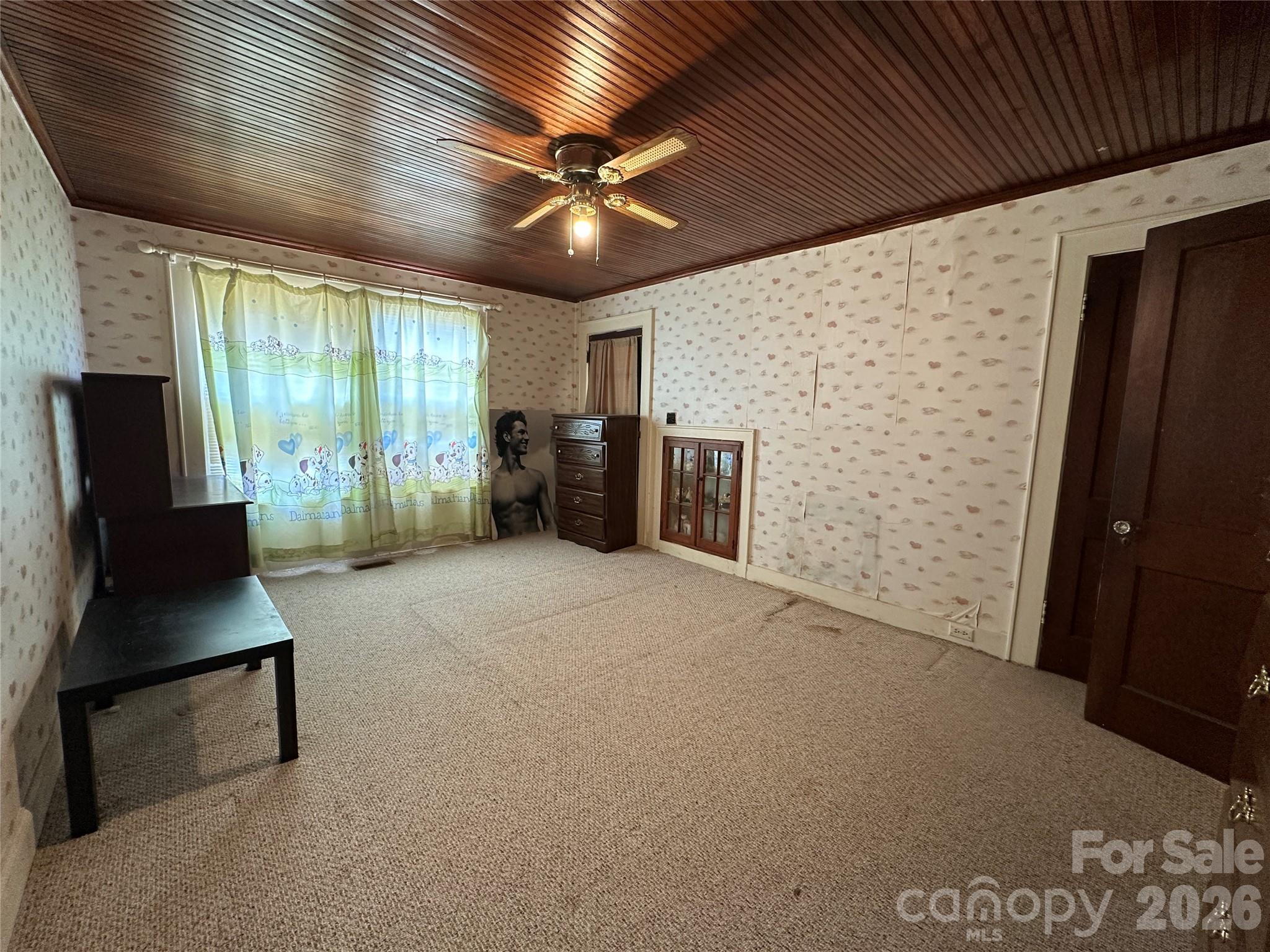 502 Connelly Springs Road SW — Lenoir