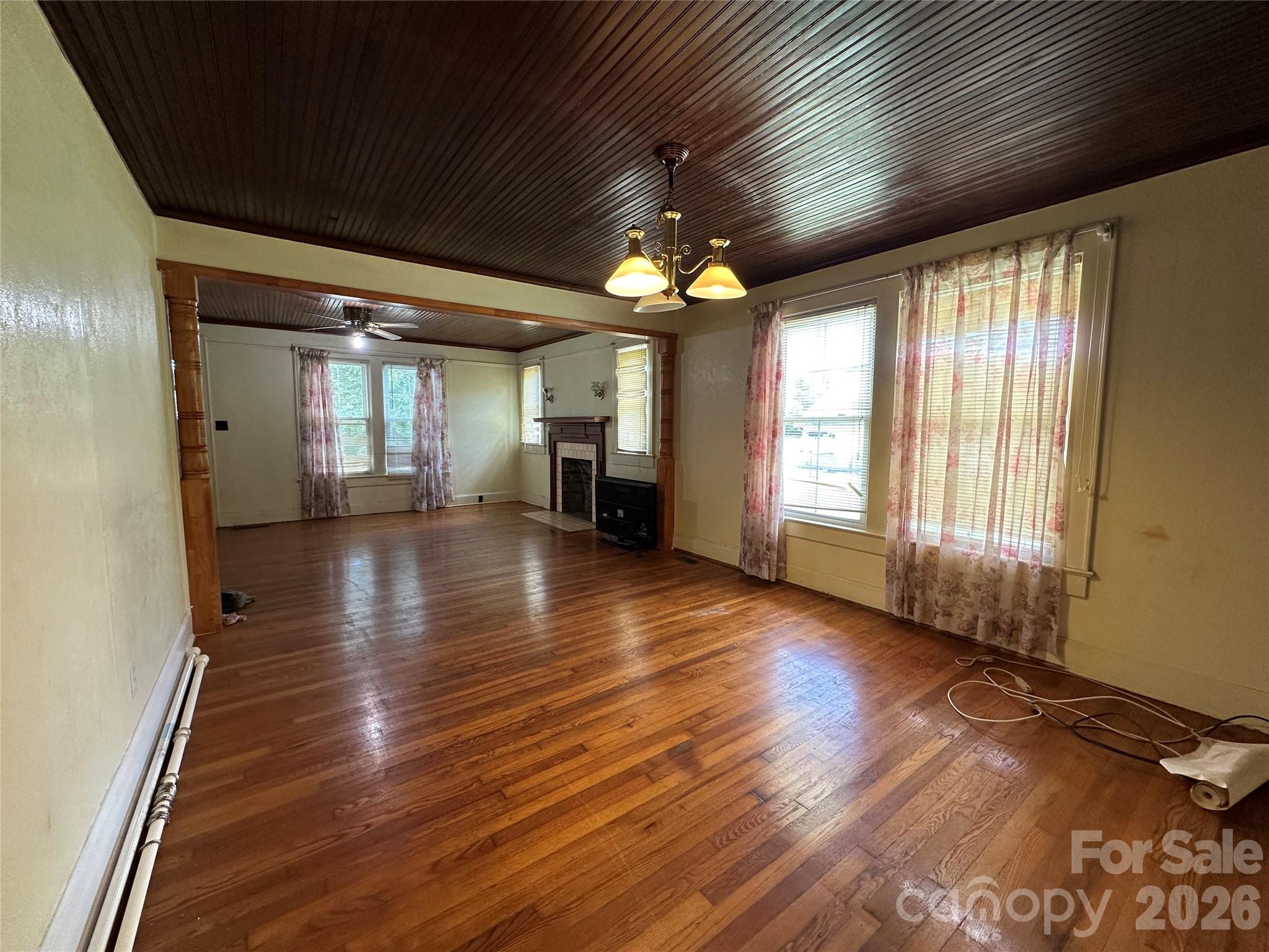 502 Connelly Springs Road SW — Lenoir