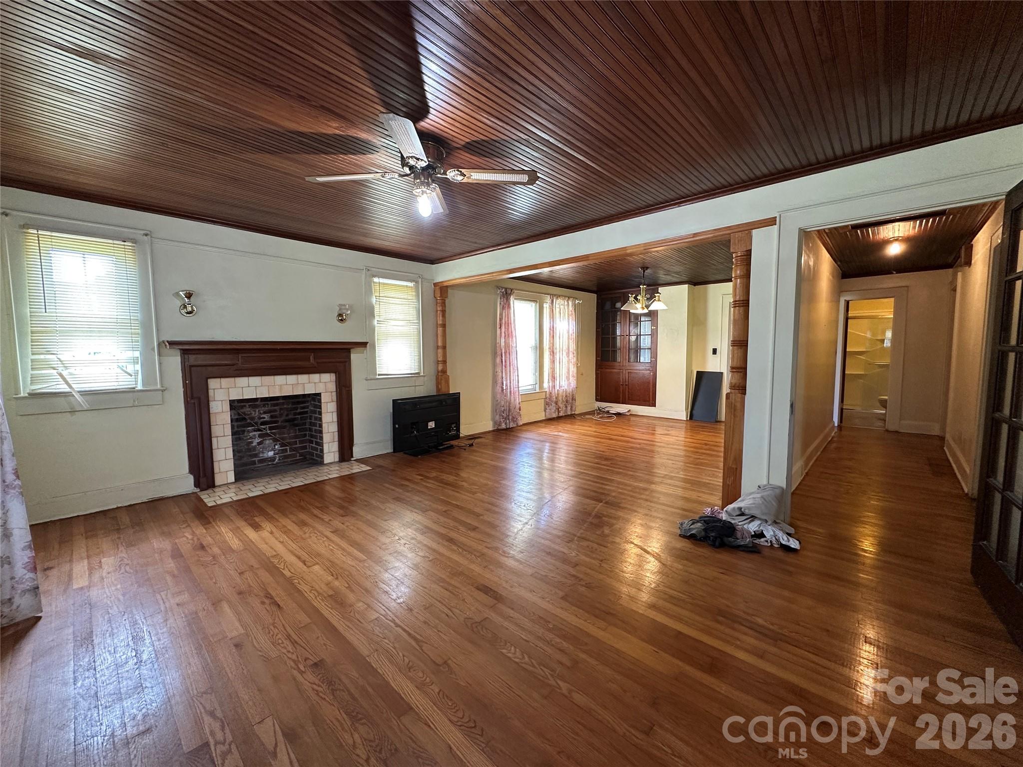 502 Connelly Springs Road SW — Lenoir