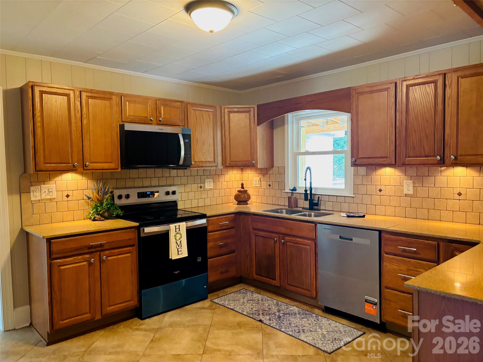 168 Collins Avenue — Forest City