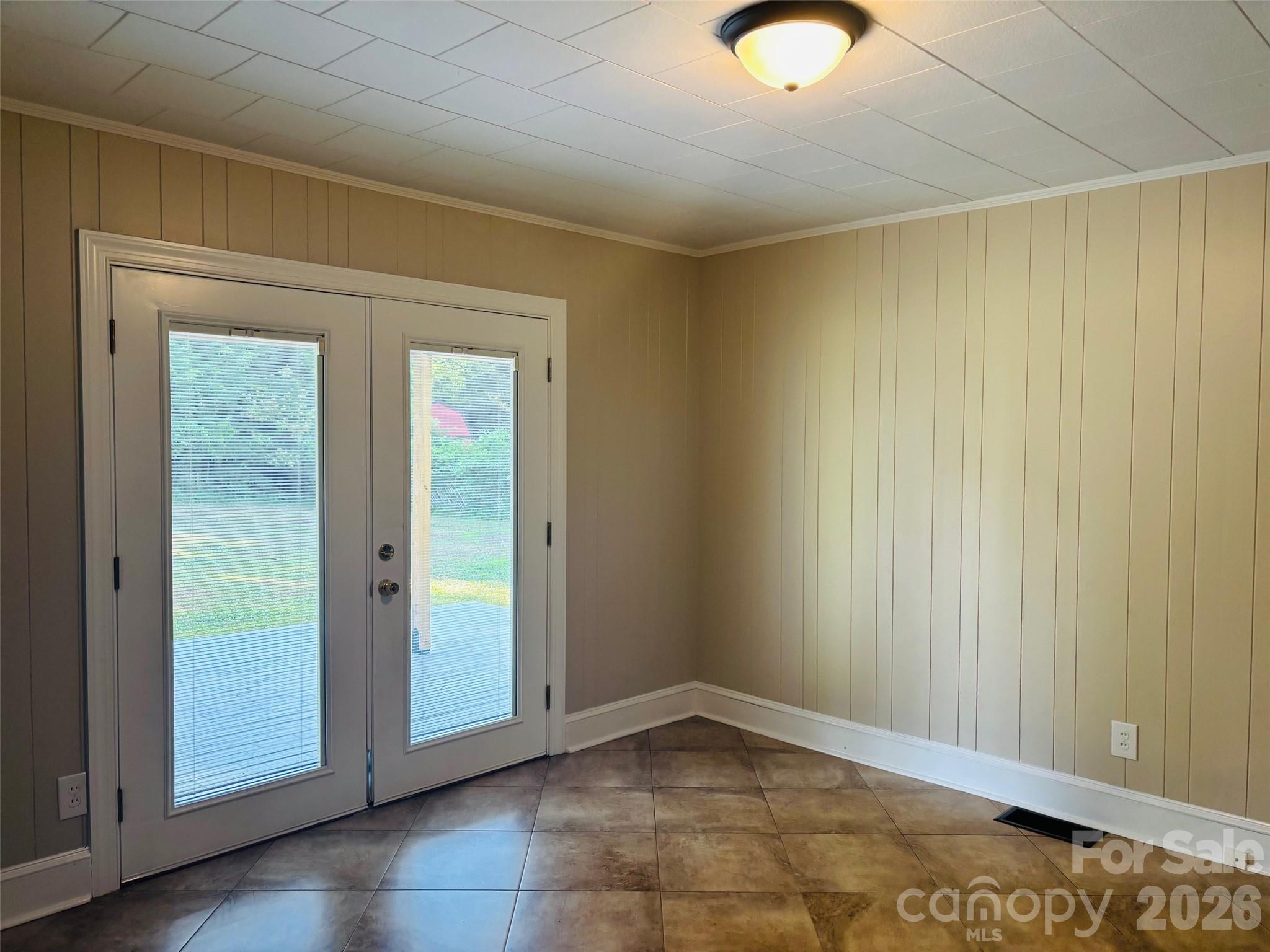 168 Collins Avenue — Forest City