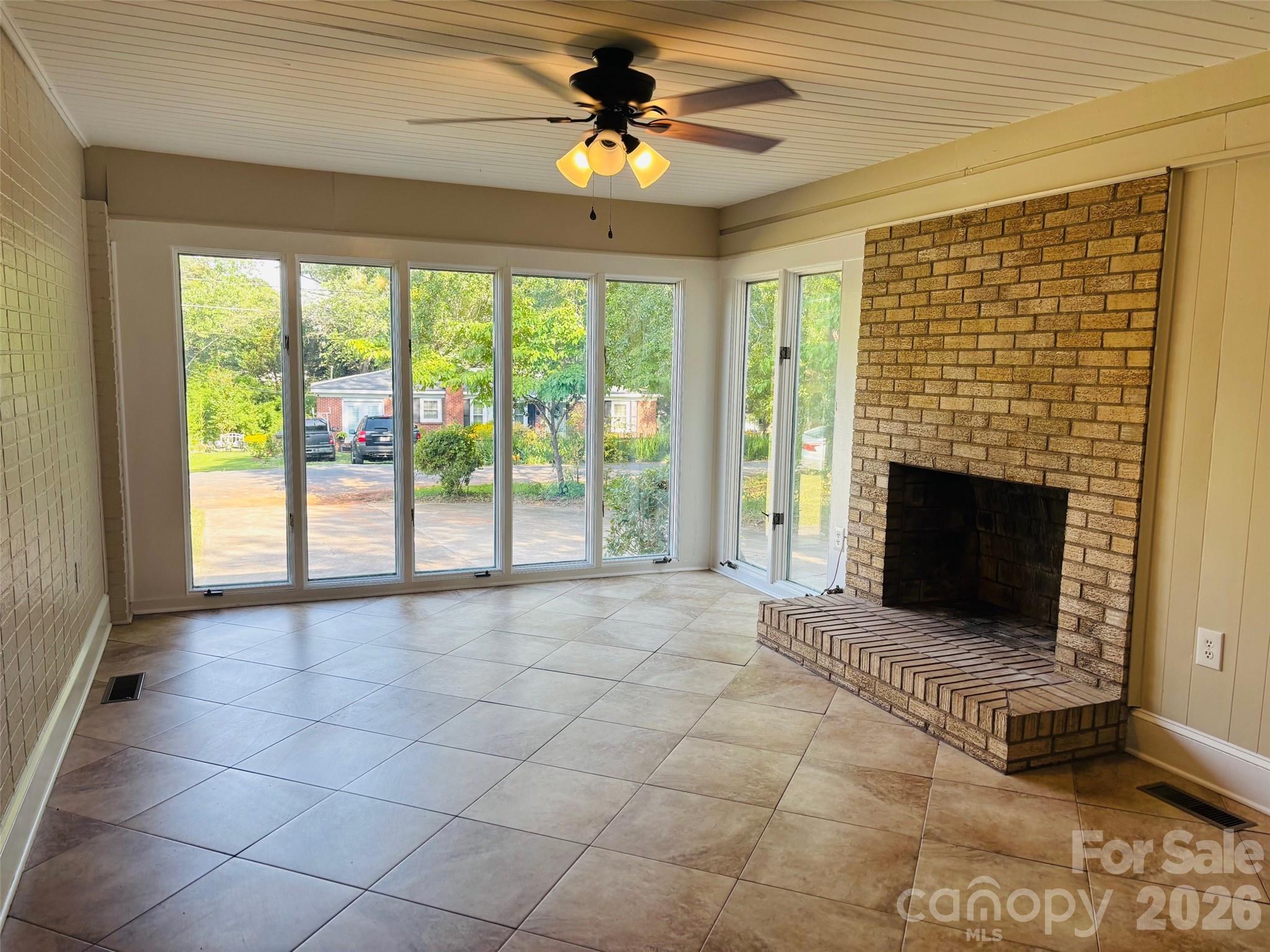 168 Collins Avenue — Forest City