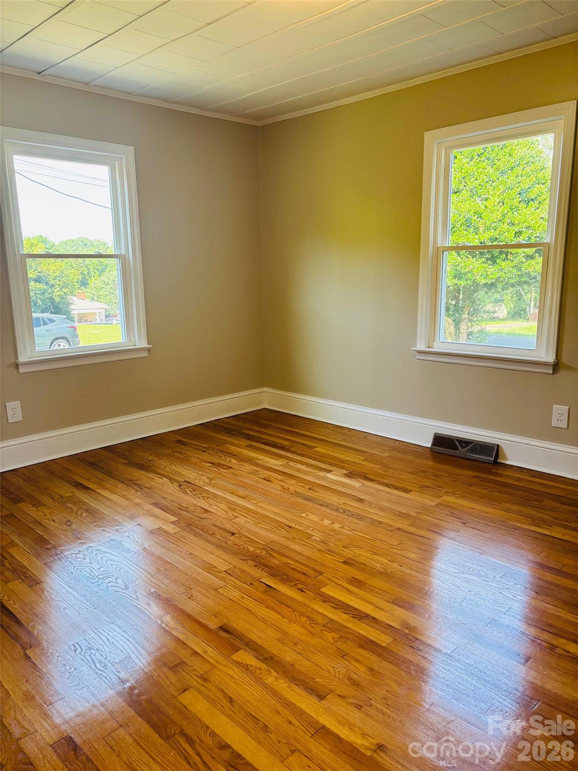 168 Collins Avenue — Forest City