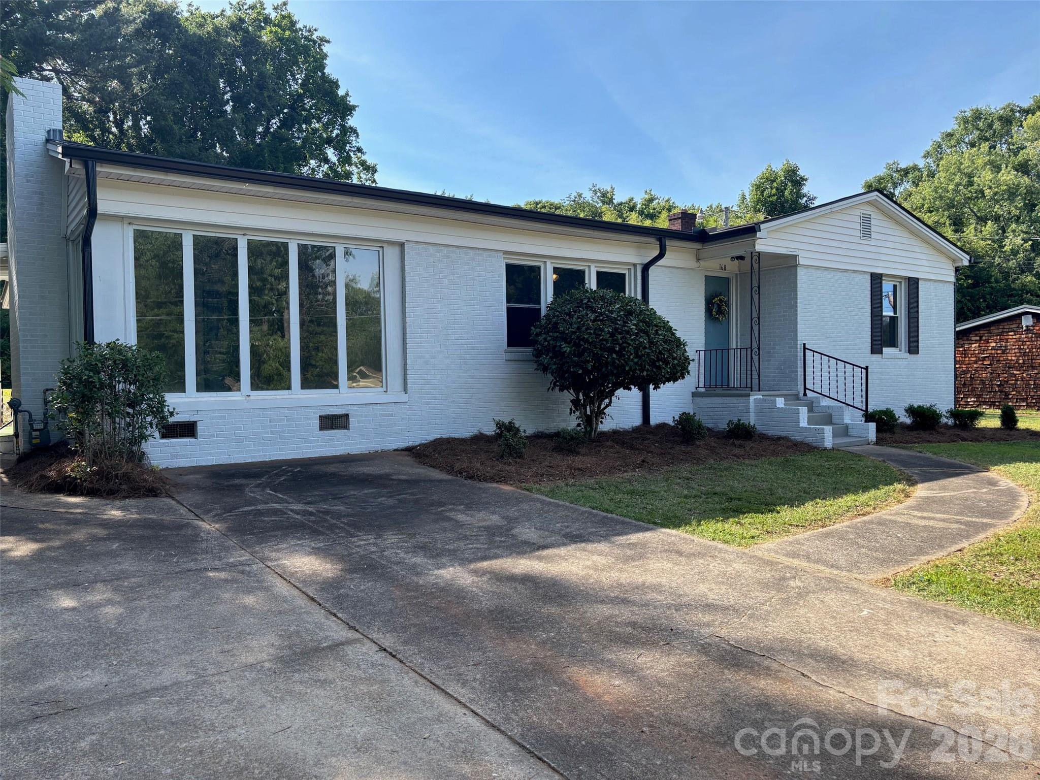 168 Collins Avenue — Forest City