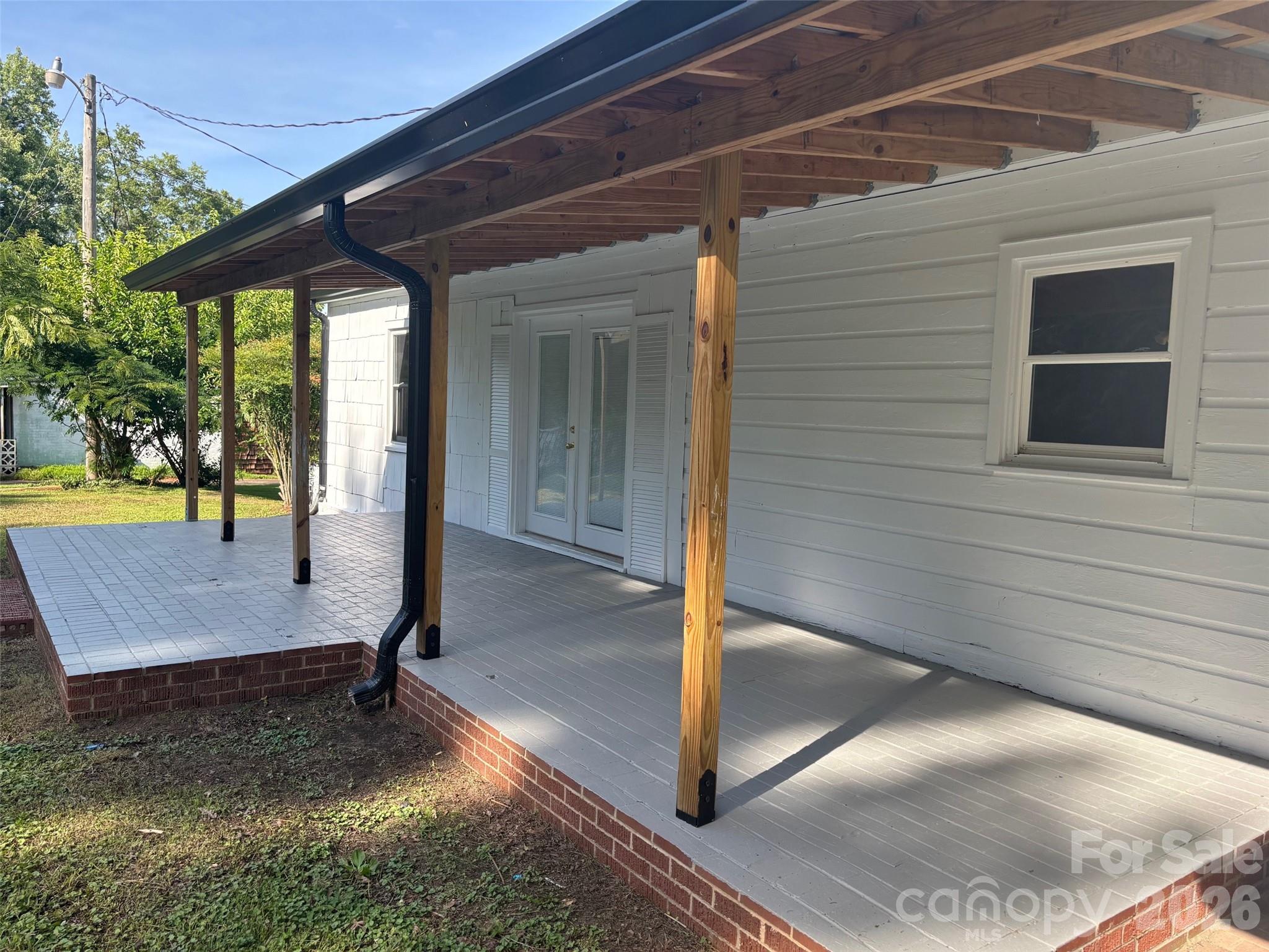 168 Collins Avenue — Forest City