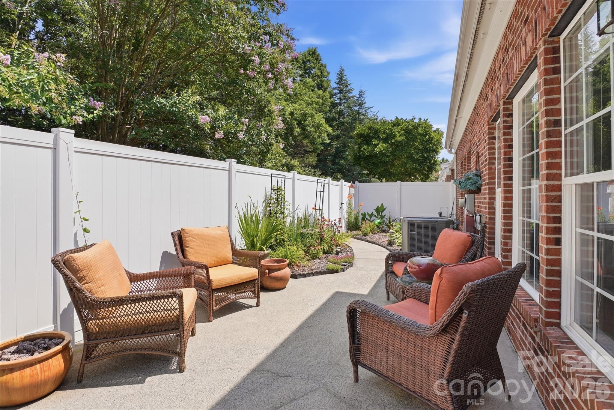 8109 Oratorio Place — Charlotte
