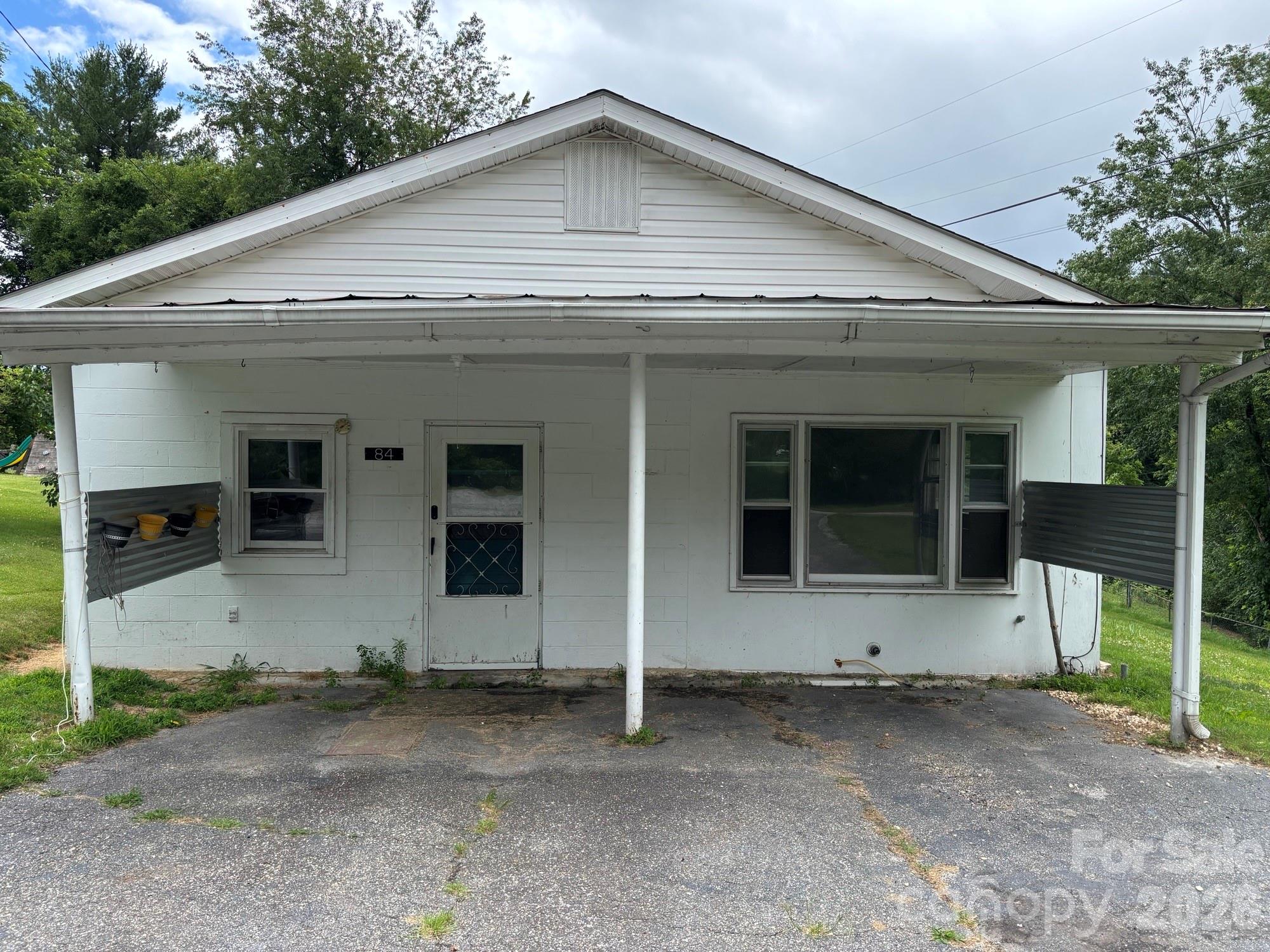 86 Jack Sullins Road — Spruce Pine