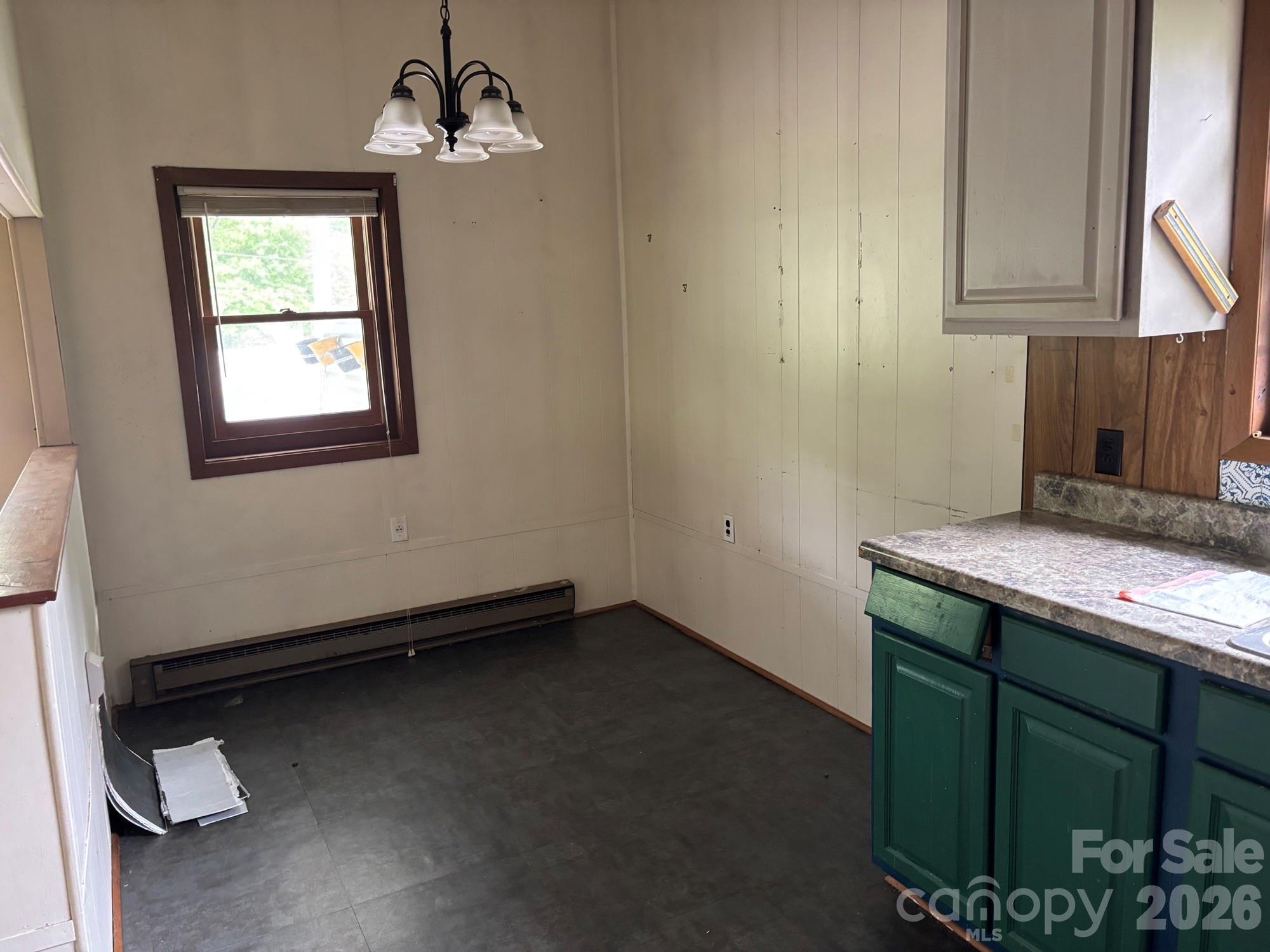 86 Jack Sullins Road — Spruce Pine