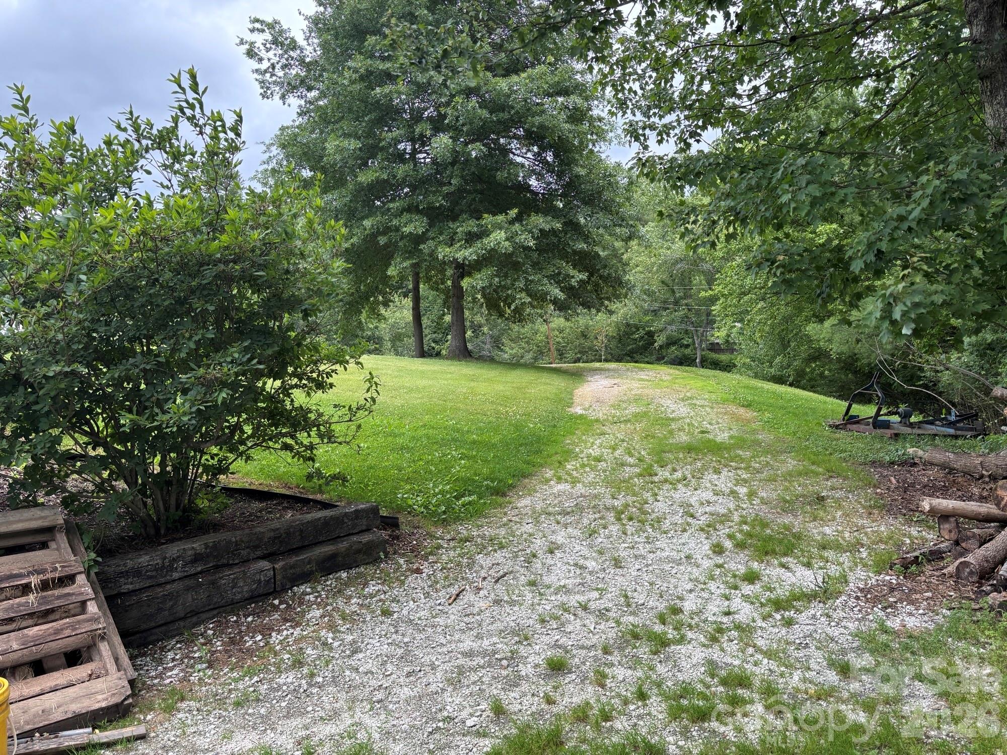 86 Jack Sullins Road — Spruce Pine