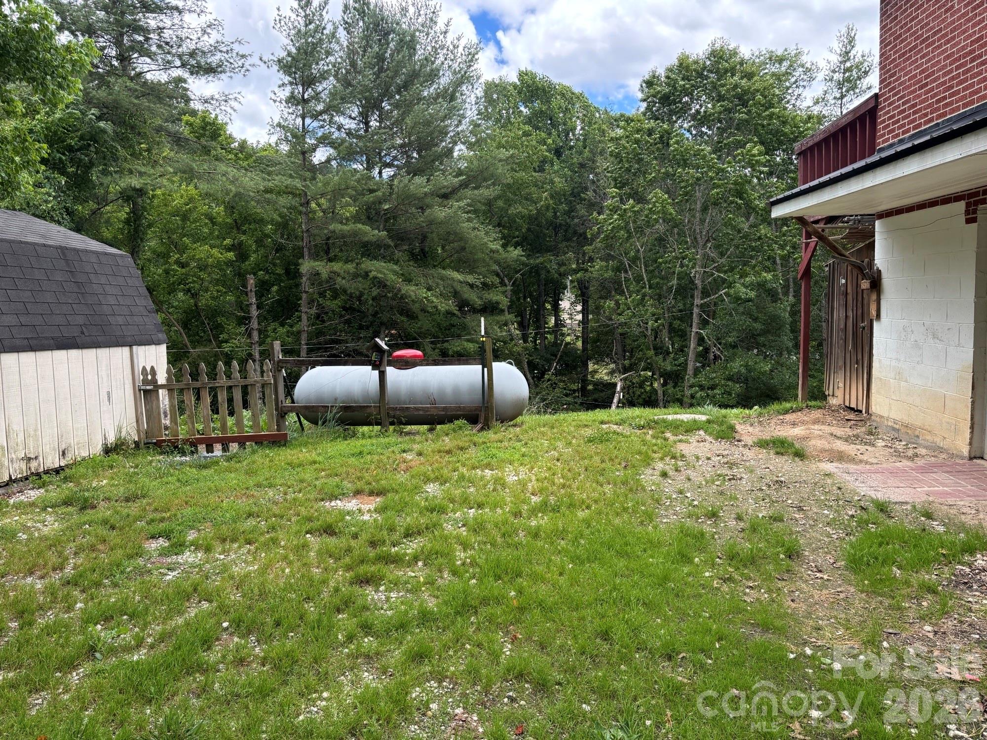 86 Jack Sullins Road — Spruce Pine