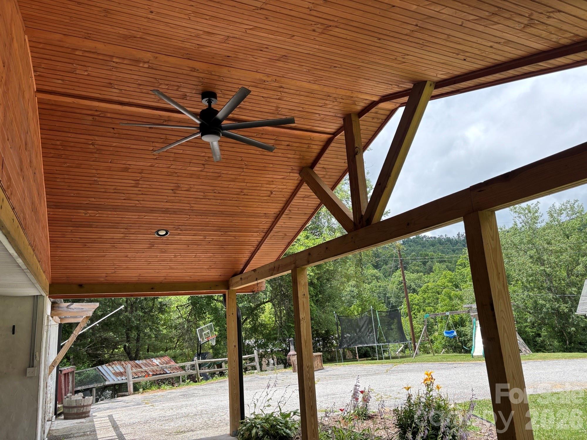 86 Jack Sullins Road — Spruce Pine