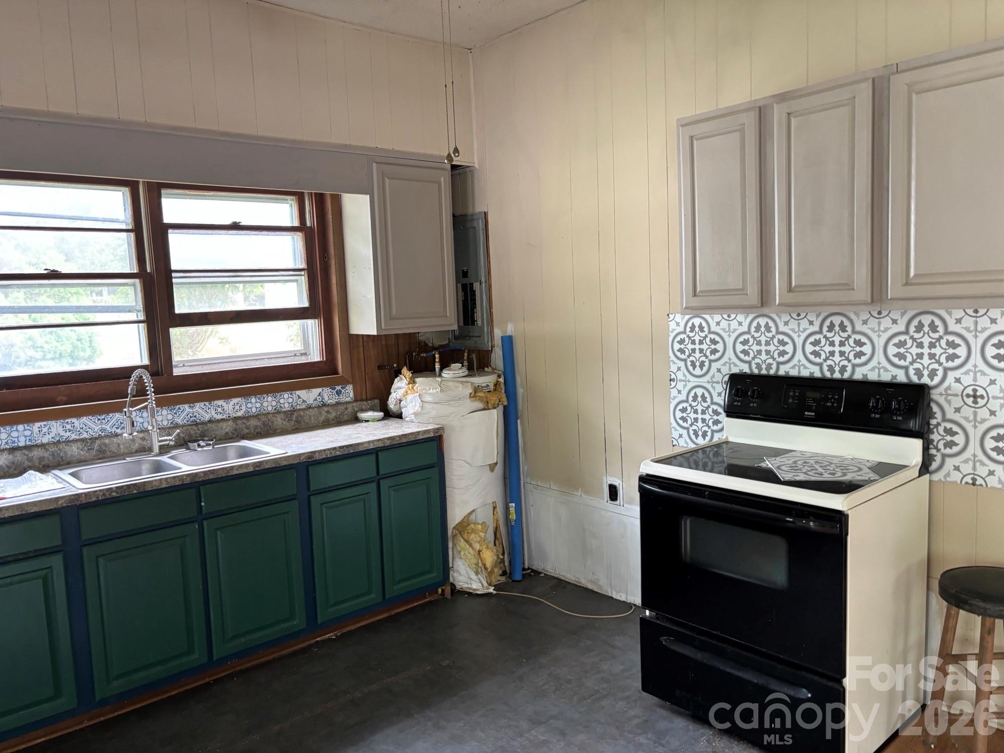 86 Jack Sullins Road — Spruce Pine