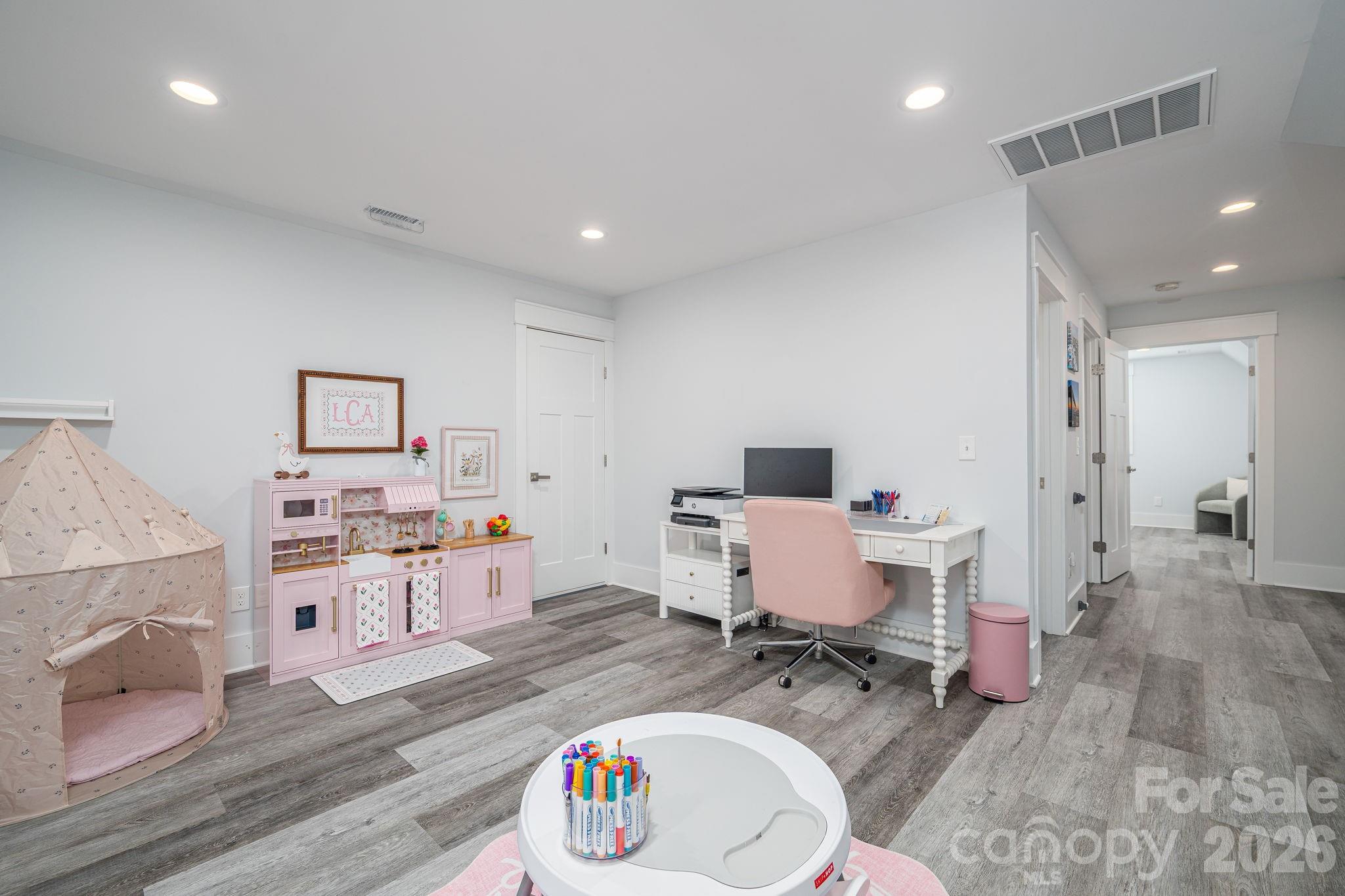4282 Holly Circle NE — Conover