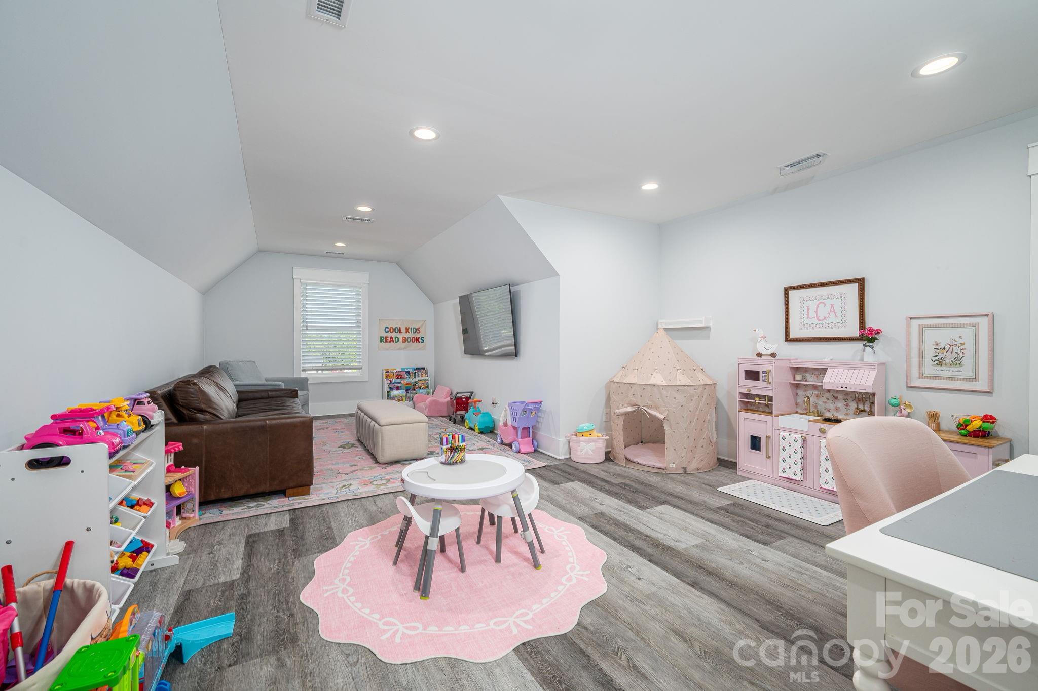 4282 Holly Circle NE — Conover