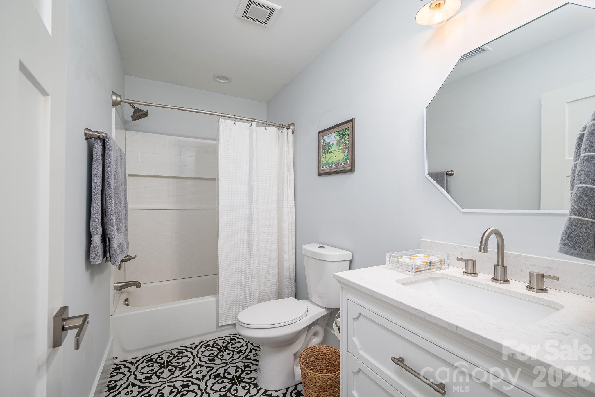 4282 Holly Circle NE — Conover