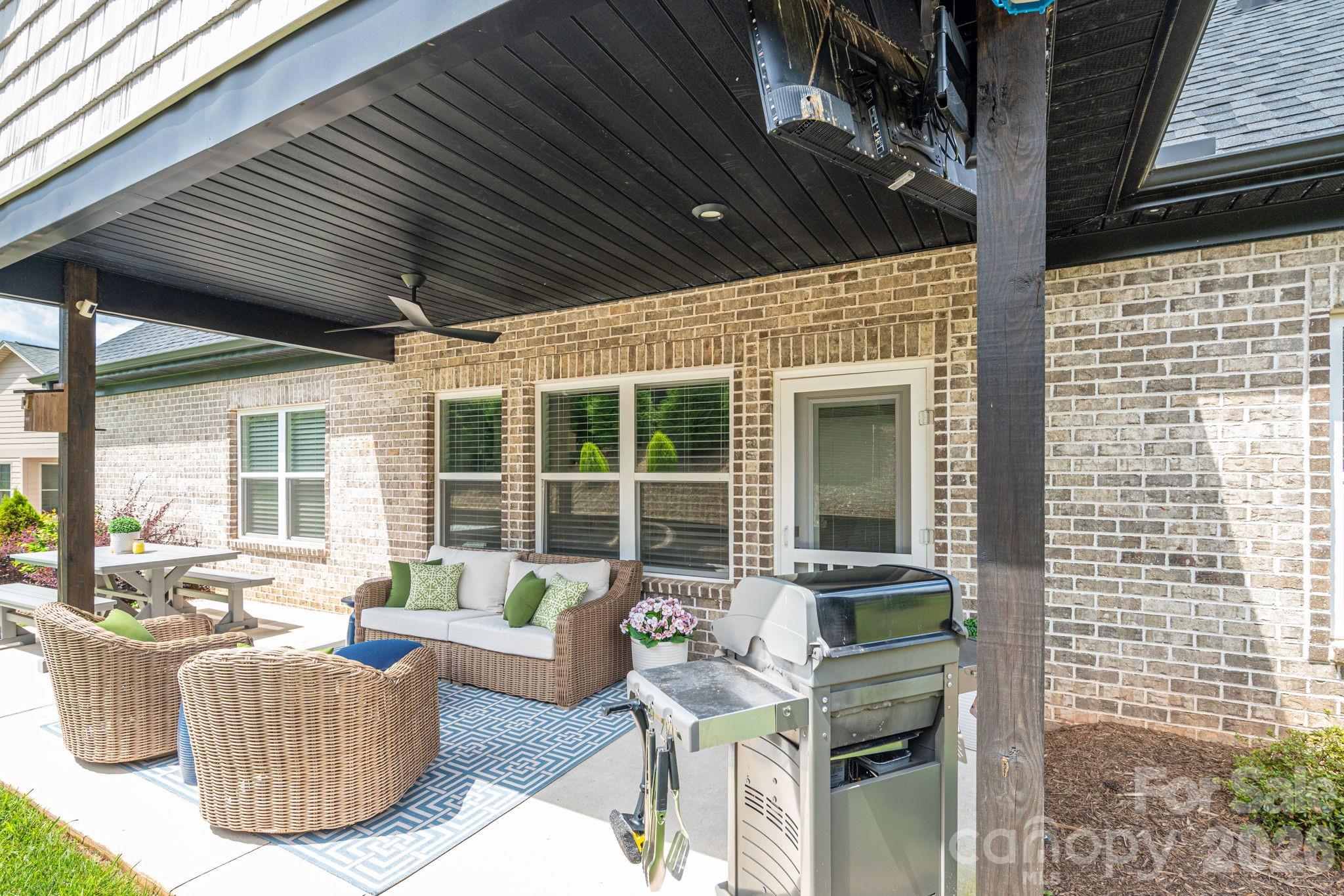 4282 Holly Circle NE — Conover