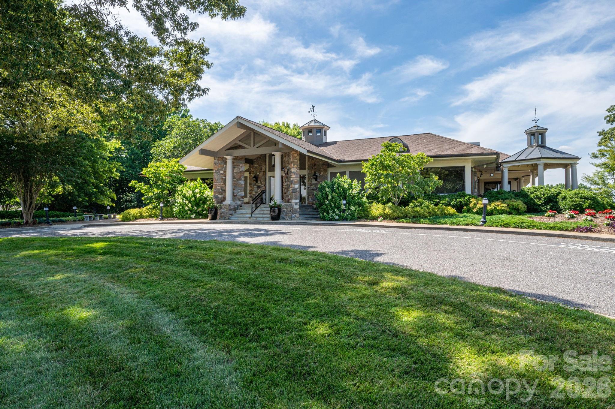 4282 Holly Circle NE — Conover