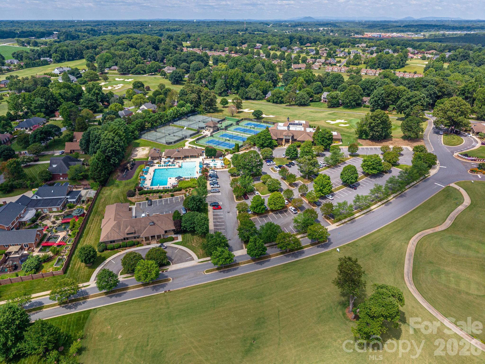 4282 Holly Circle NE — Conover