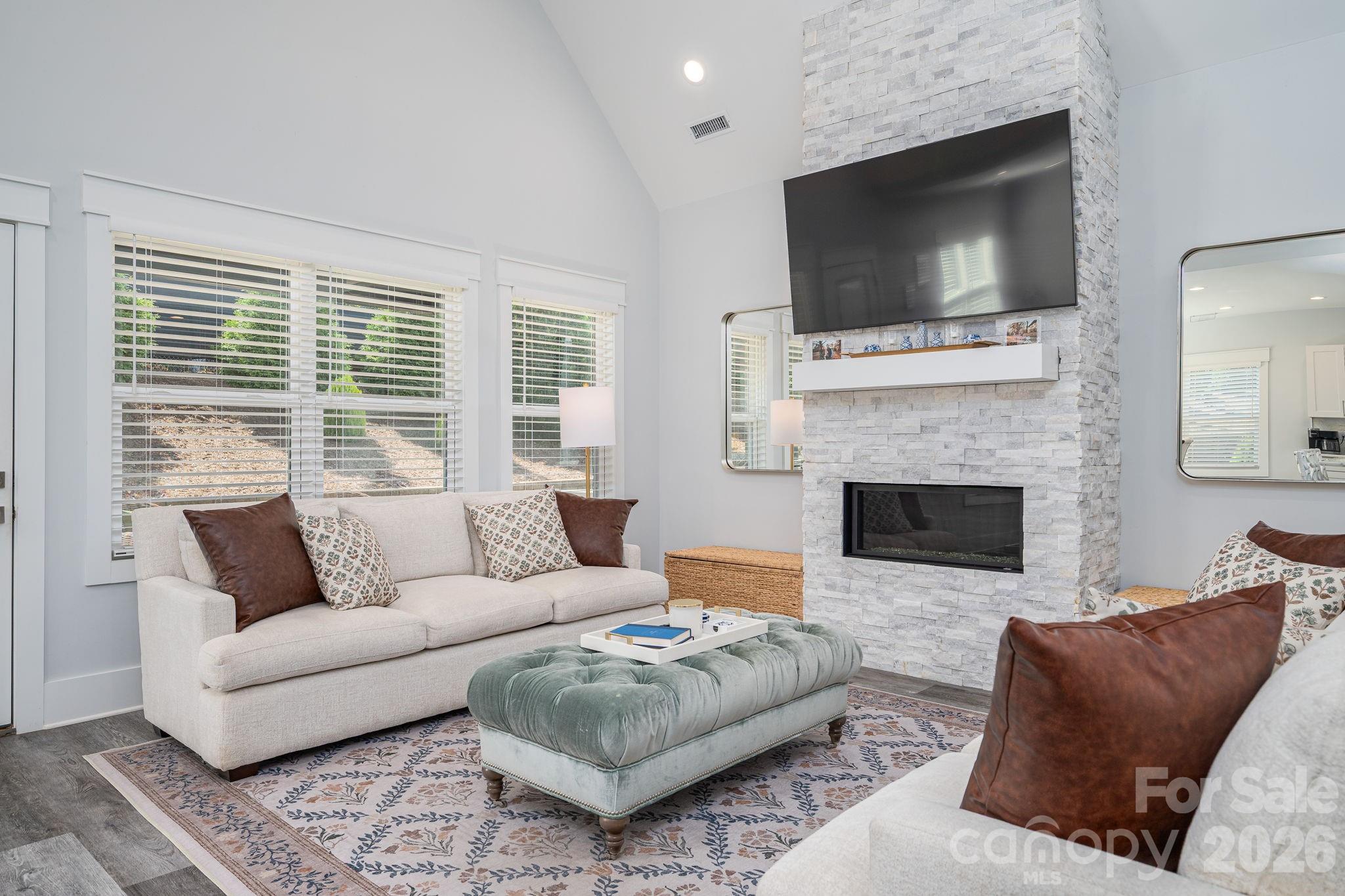 4282 Holly Circle NE — Conover