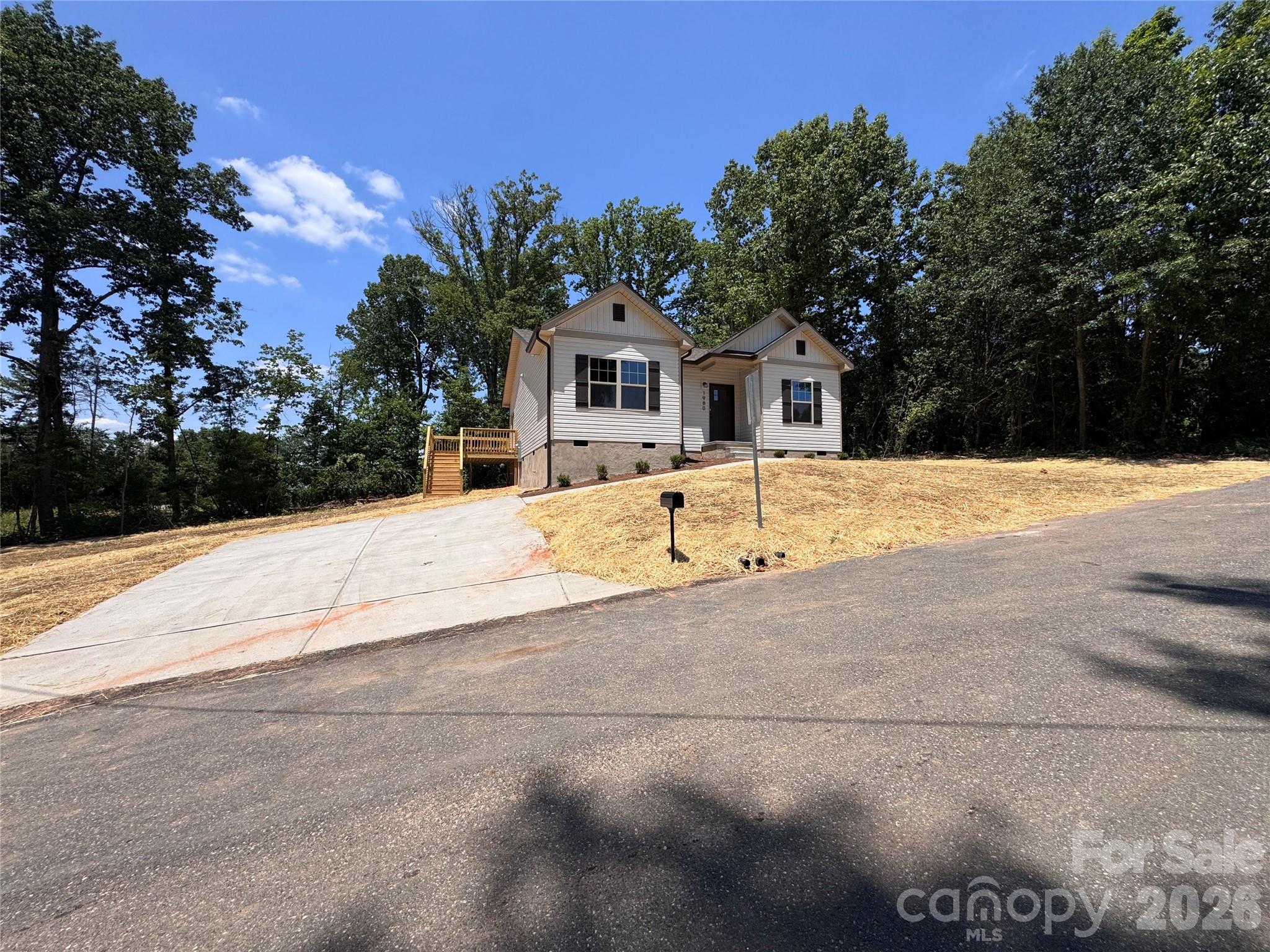 1980 Hillgate Avenue — Gastonia