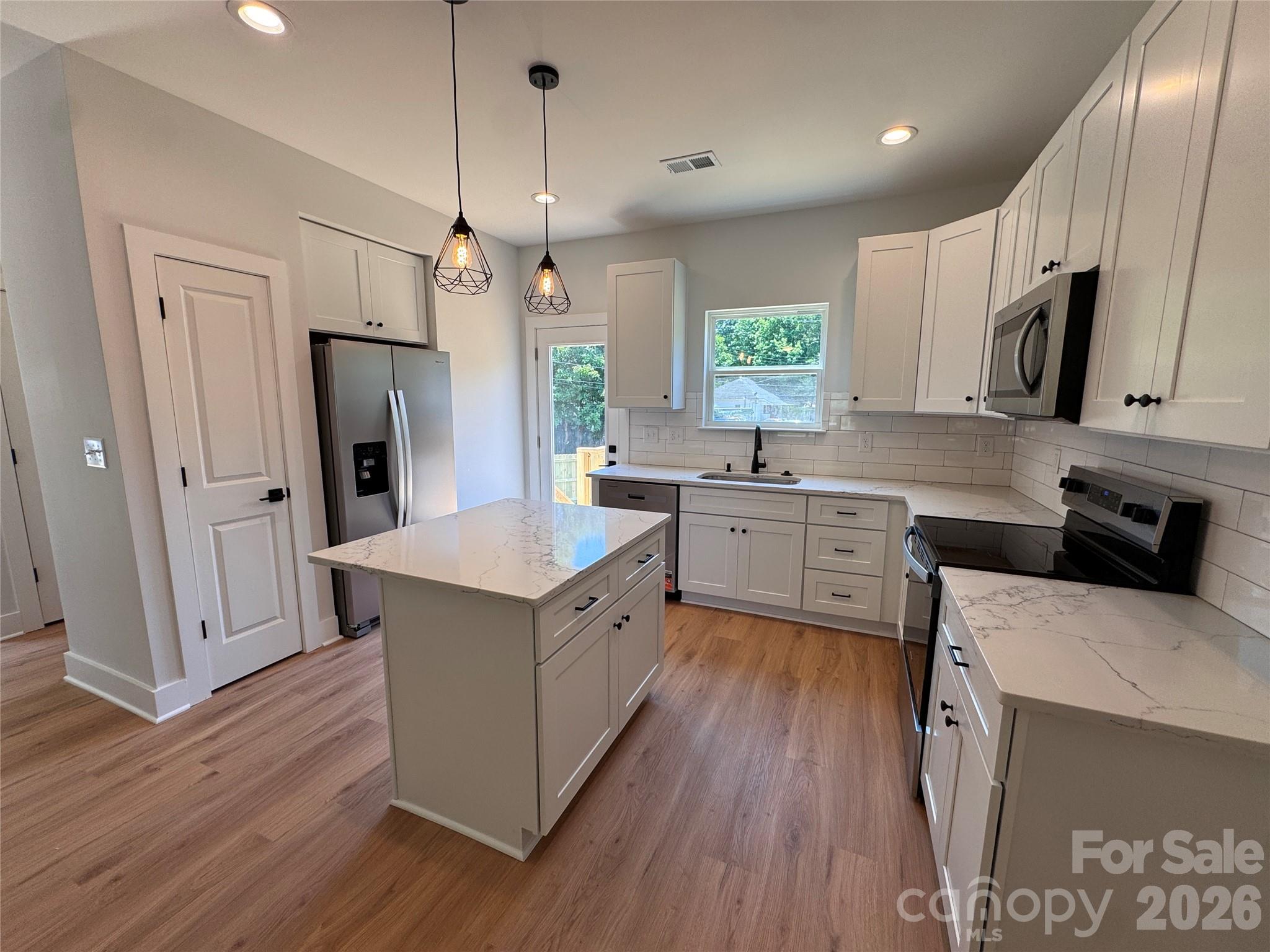 401 N Firestone Street — Gastonia