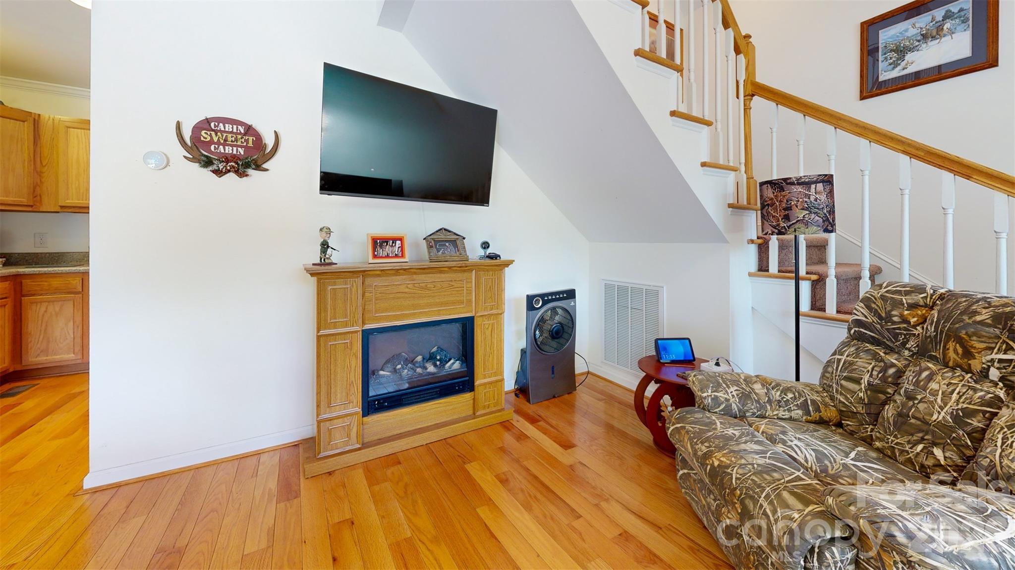 6917 Walnut Grove Church Road — Hurdle Mills
