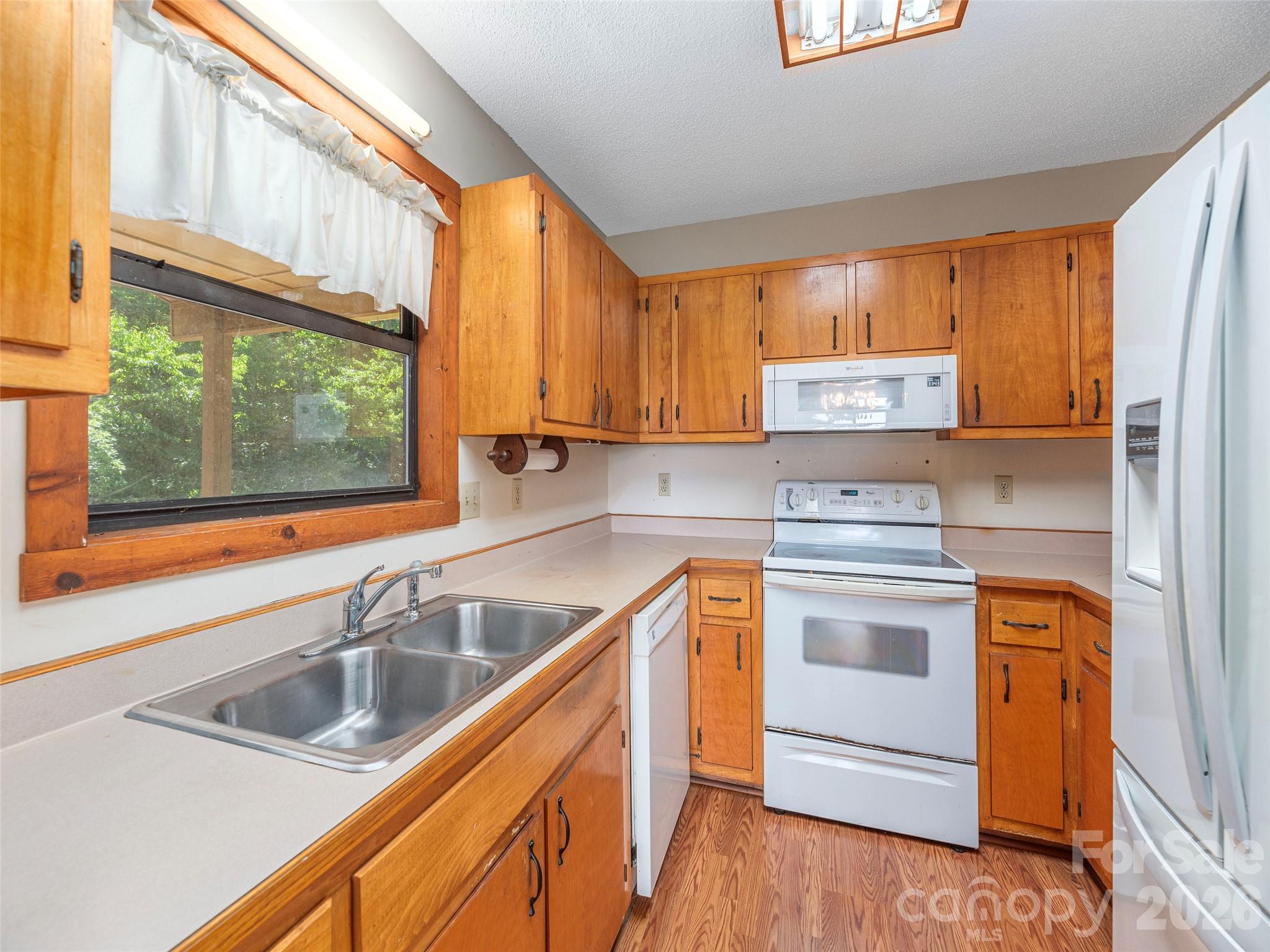 1575 Red Maple Drive — Waynesville