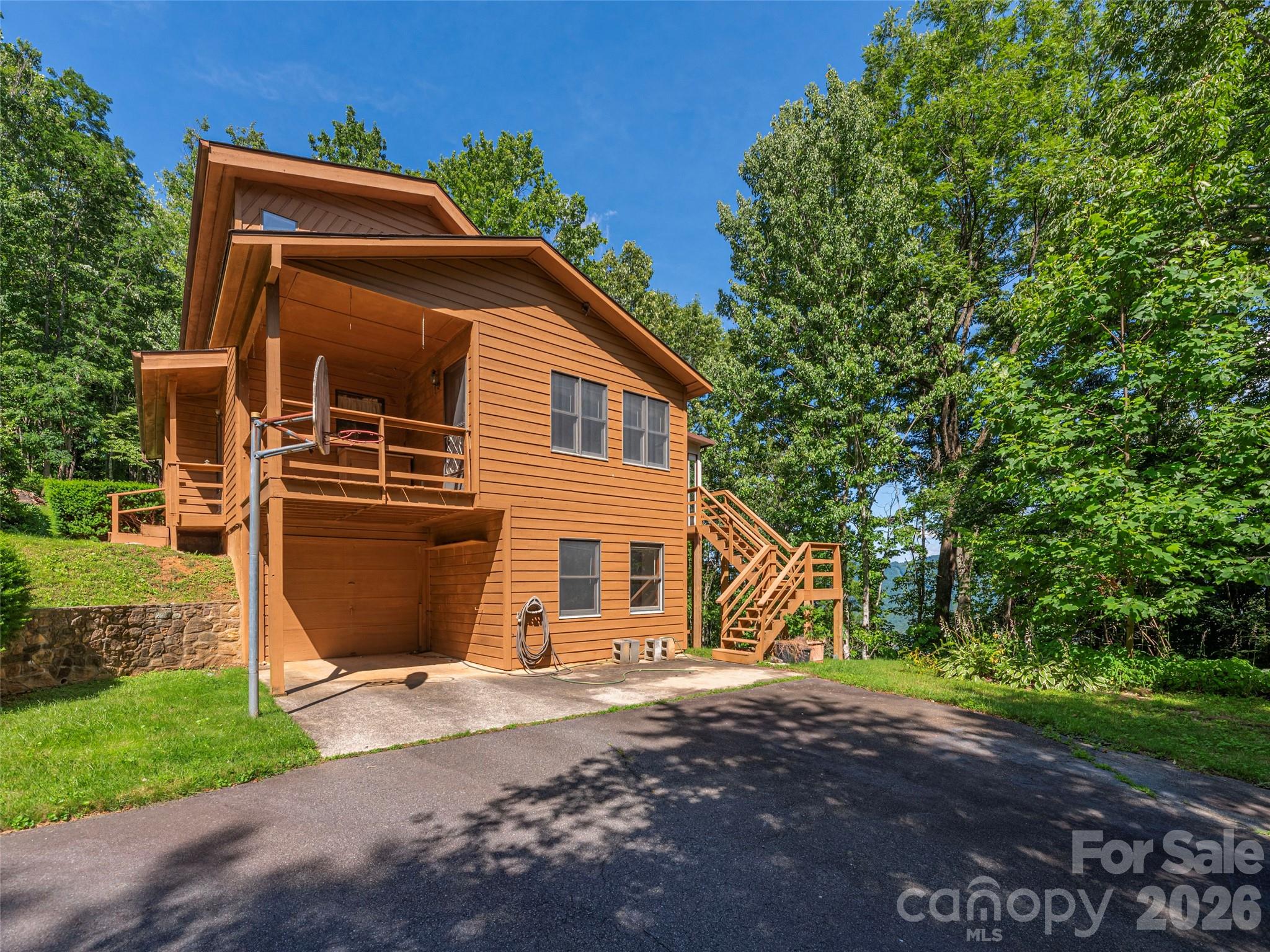1575 Red Maple Drive — Waynesville
