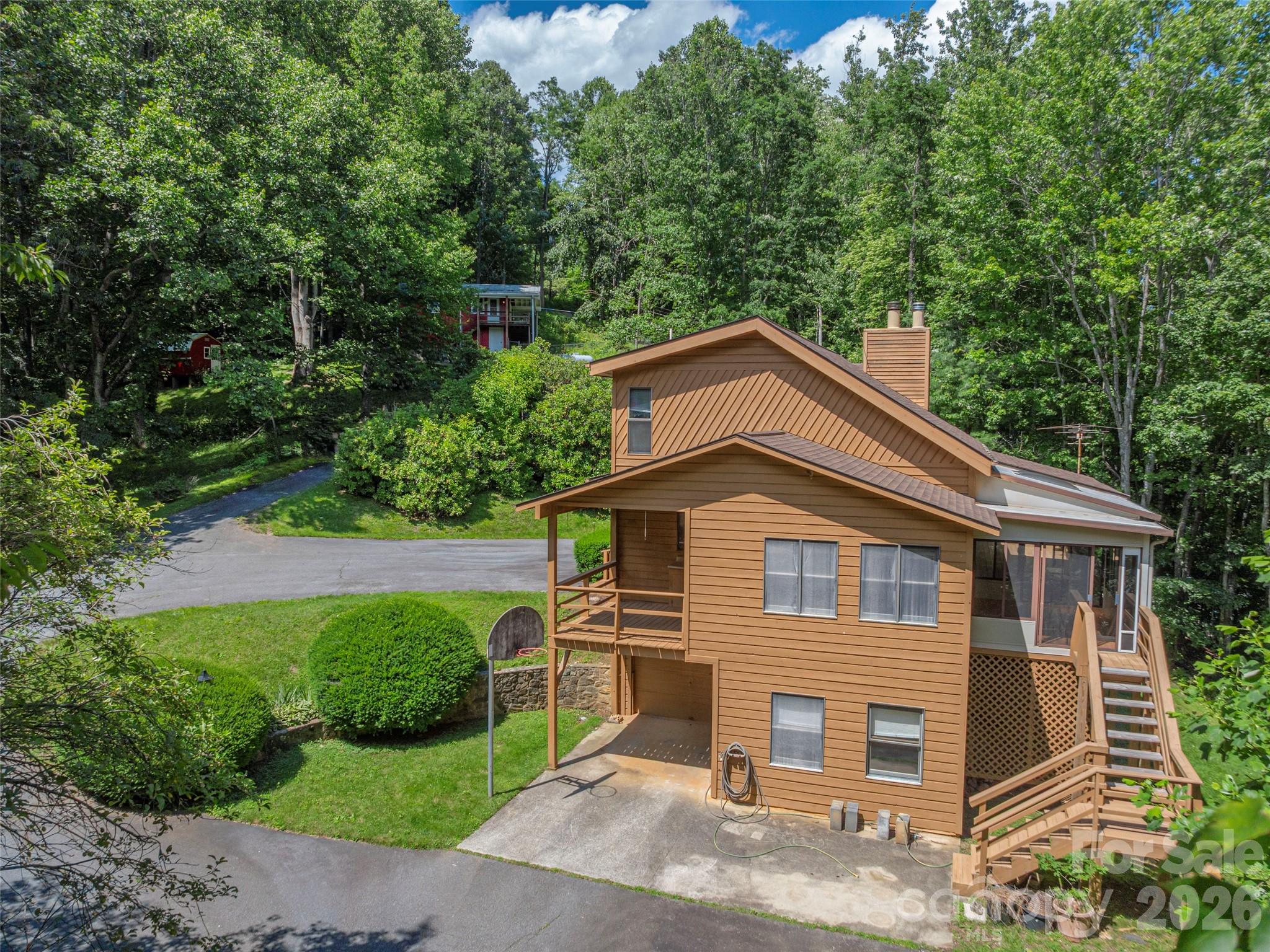1575 Red Maple Drive — Waynesville