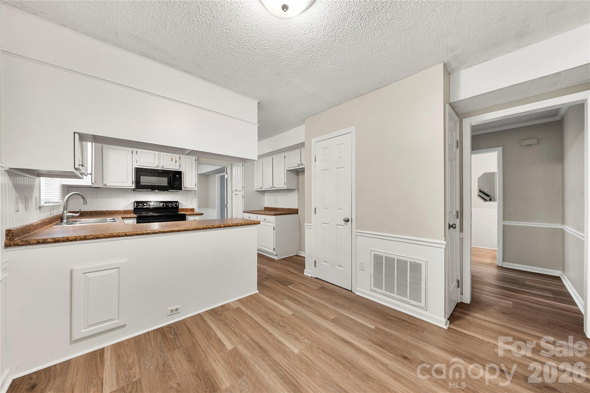 628 Bellows Lane — Charlotte