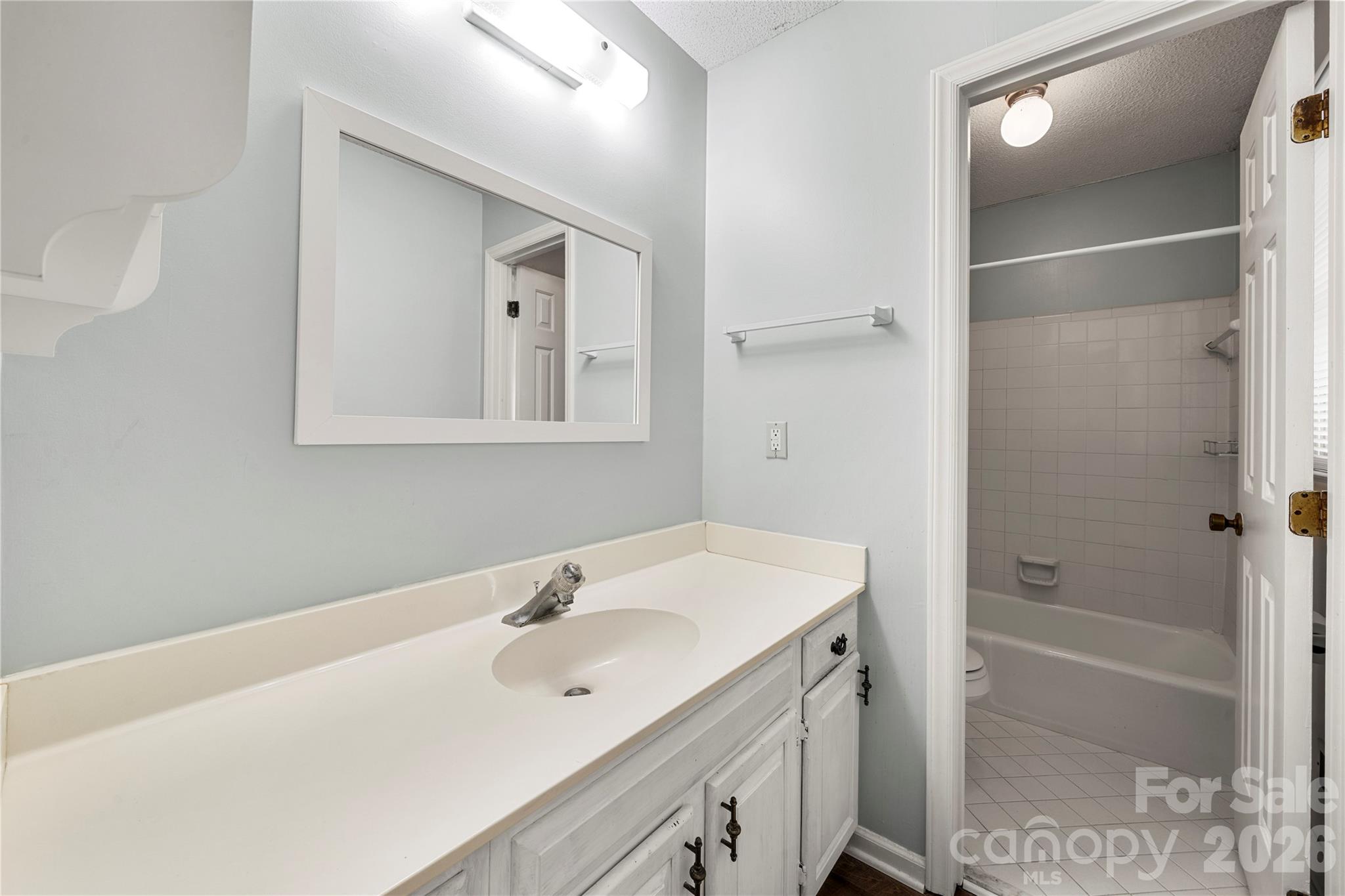 628 Bellows Lane — Charlotte