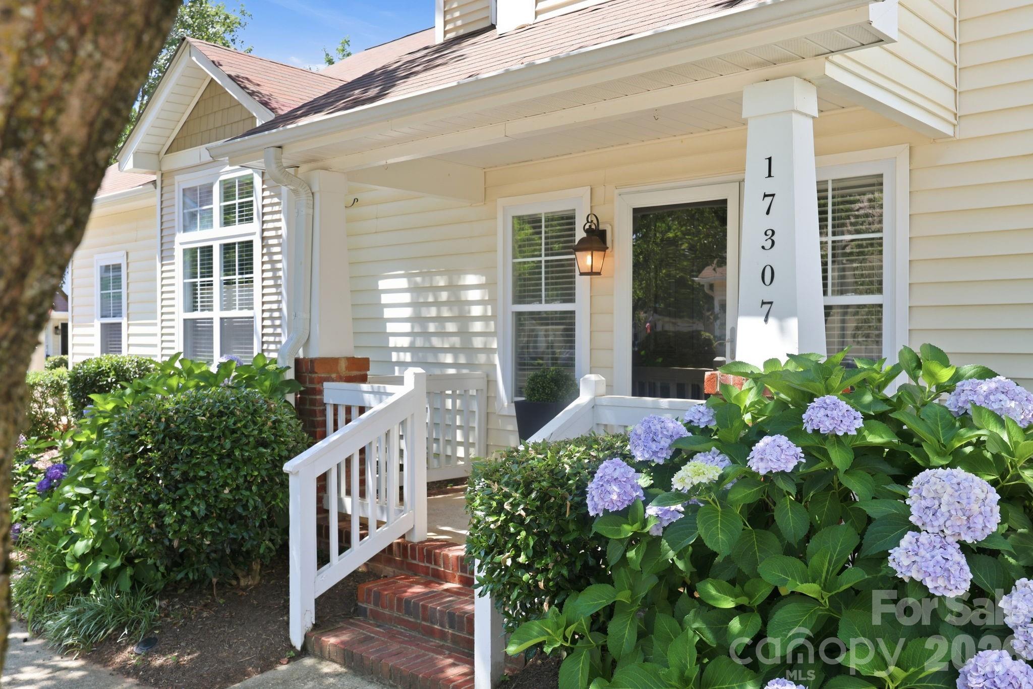 17307 Villanova Road — Huntersville