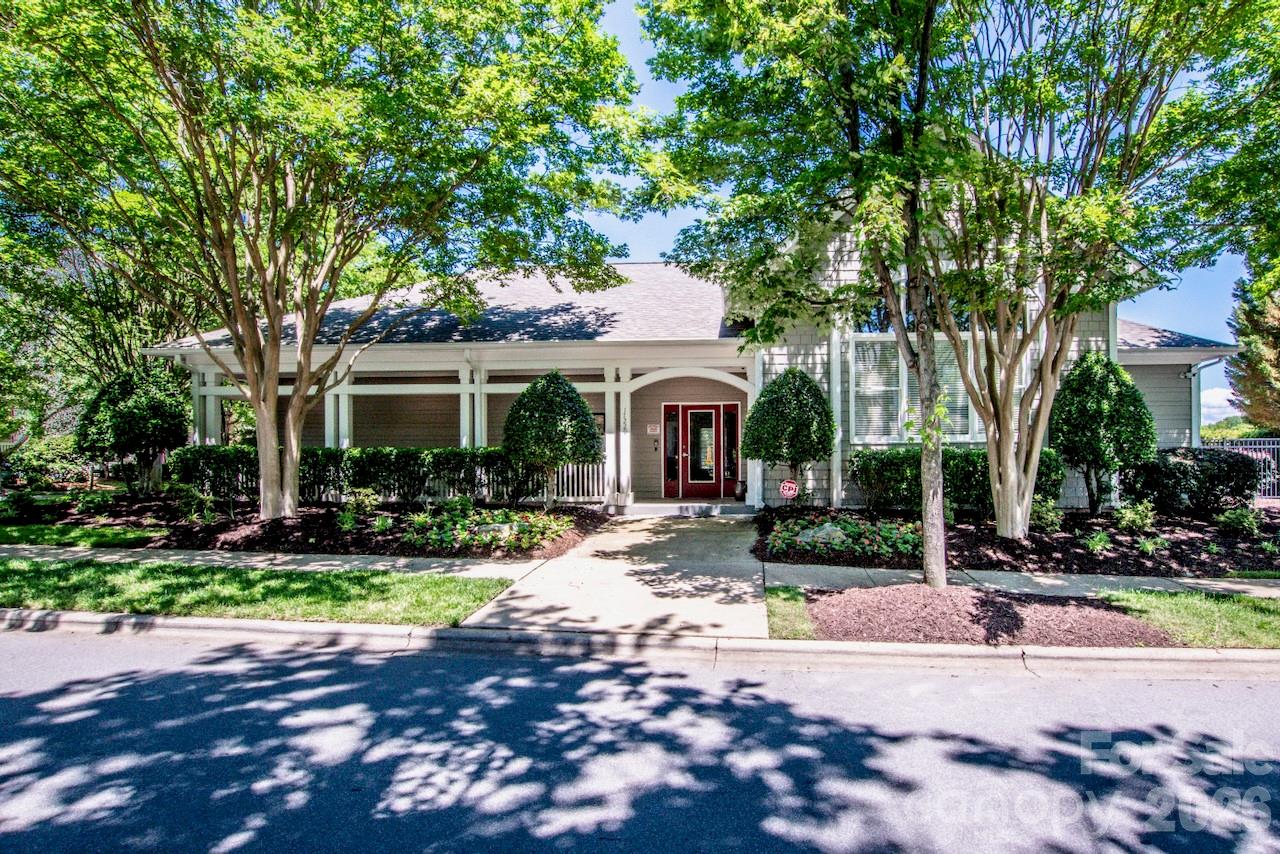 17307 Villanova Road — Huntersville