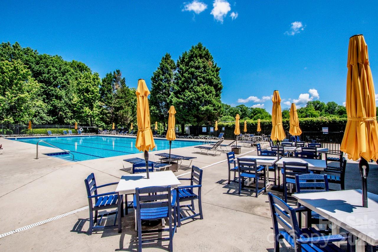 17307 Villanova Road — Huntersville