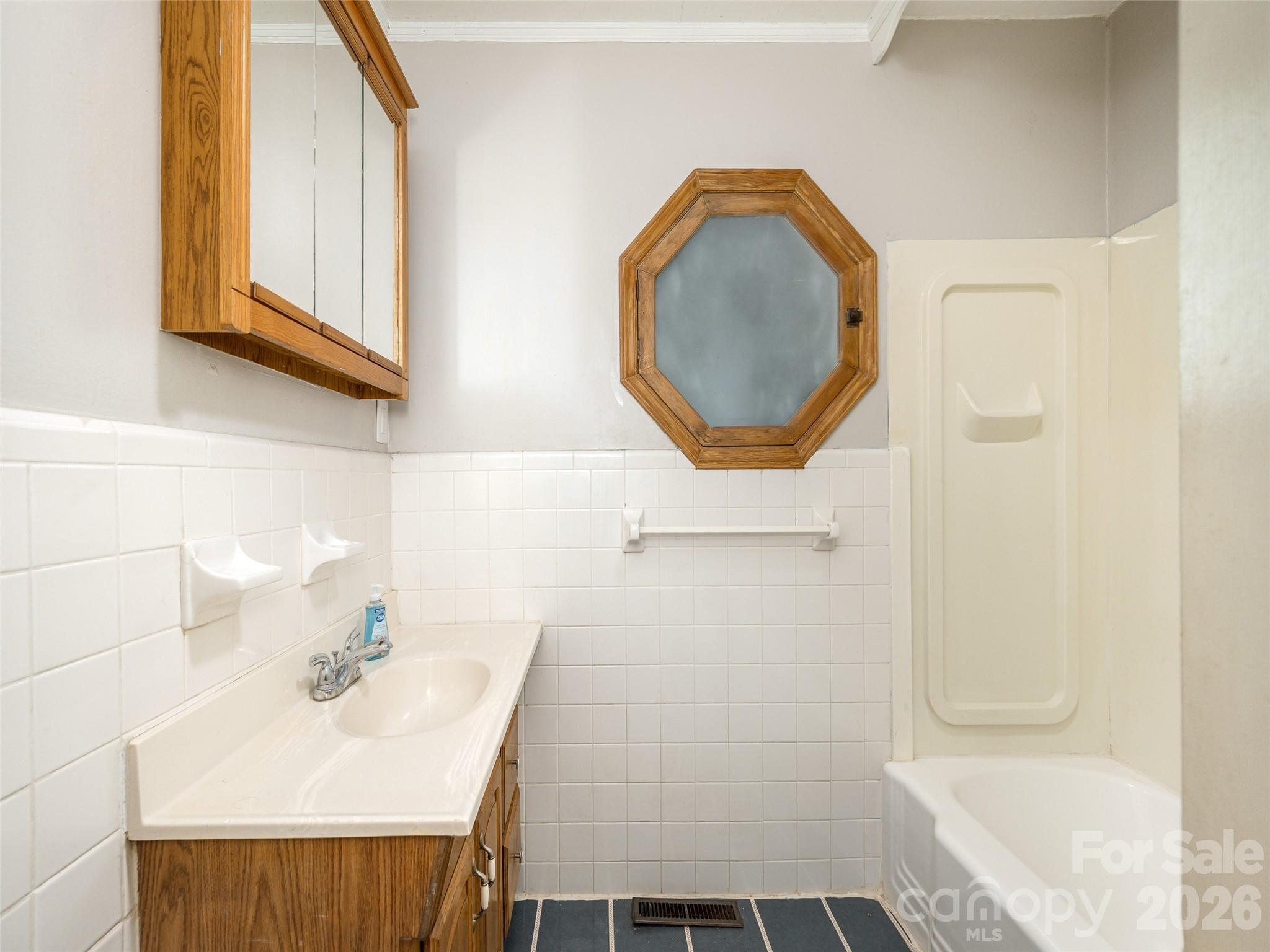 79 Edgewood Drive — Arden