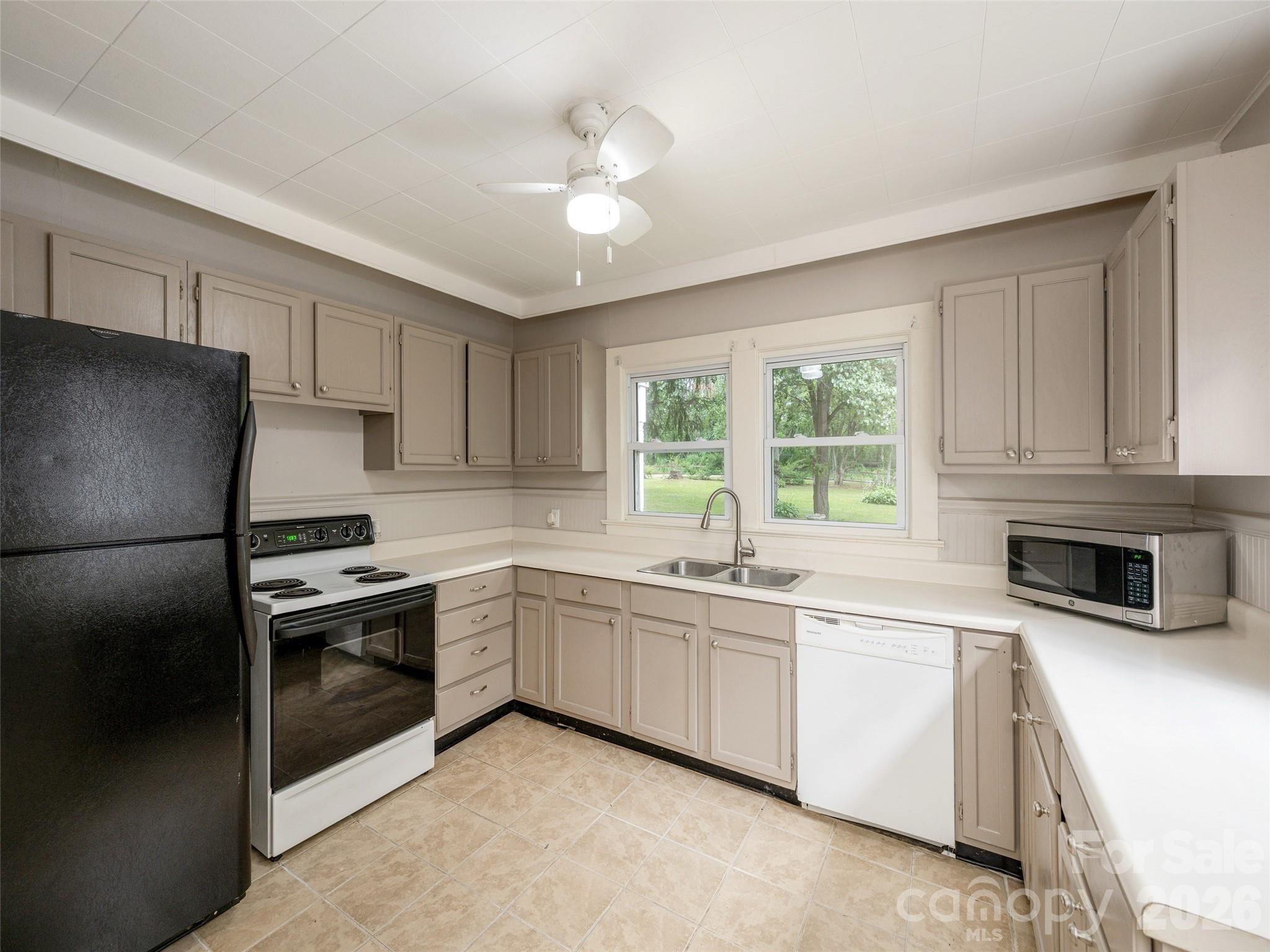 79 Edgewood Drive — Arden