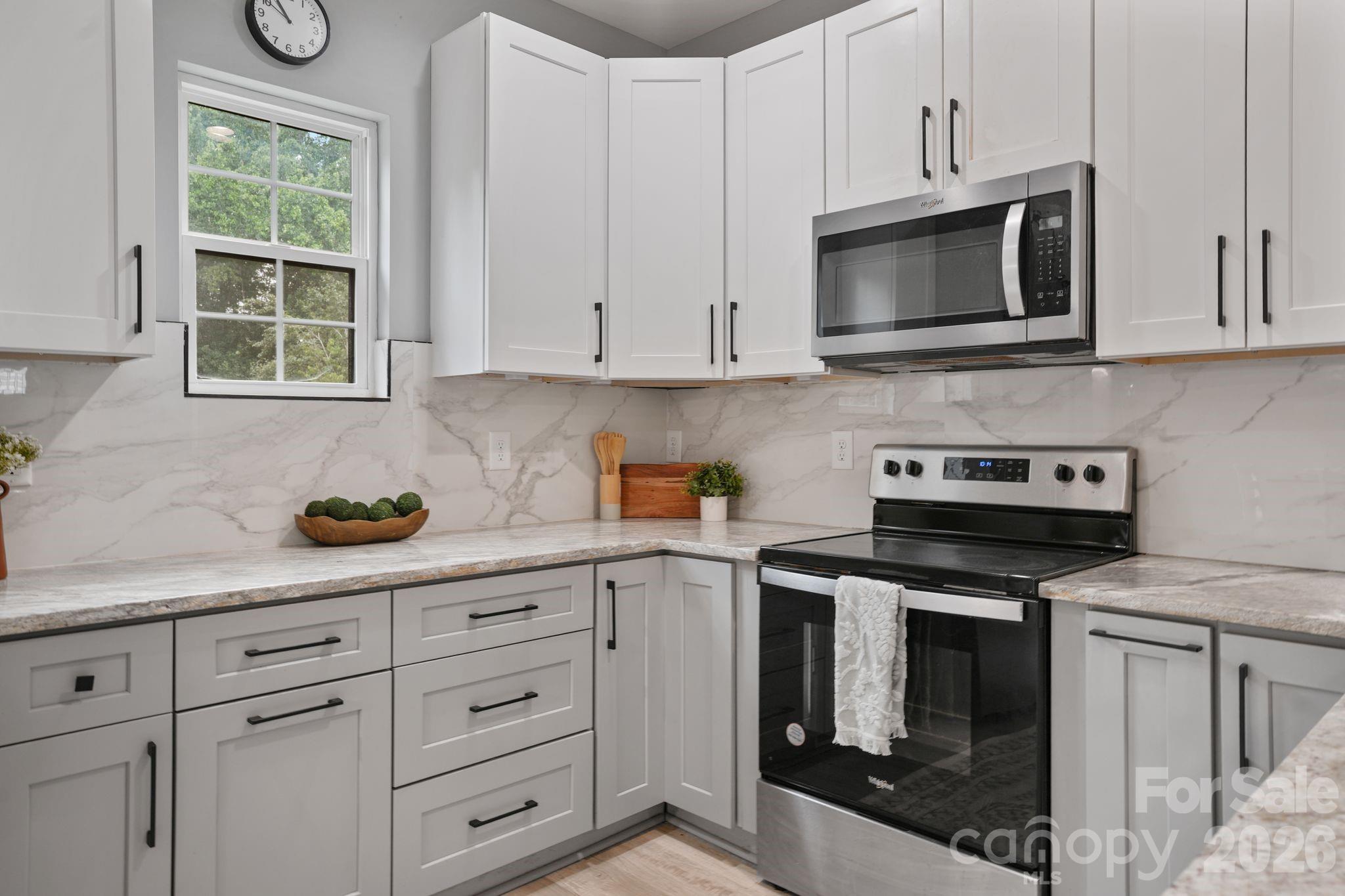 544 30th Avenue NW — Hickory
