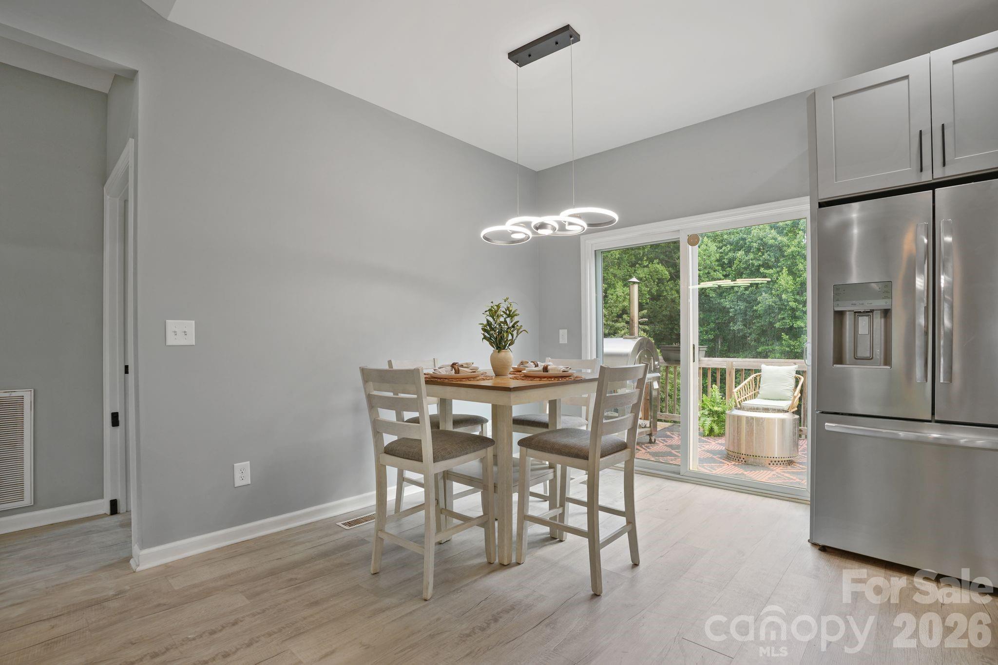 544 30th Avenue NW — Hickory