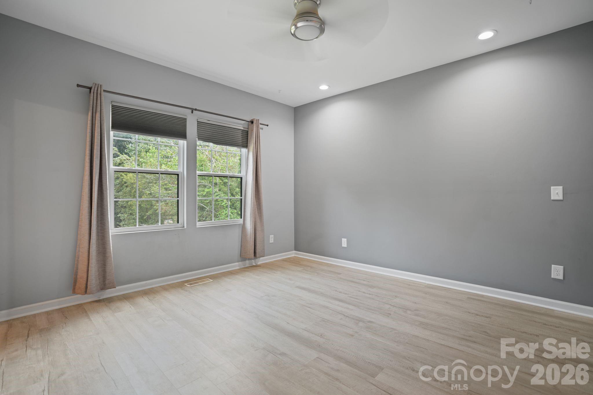 544 30th Avenue NW — Hickory