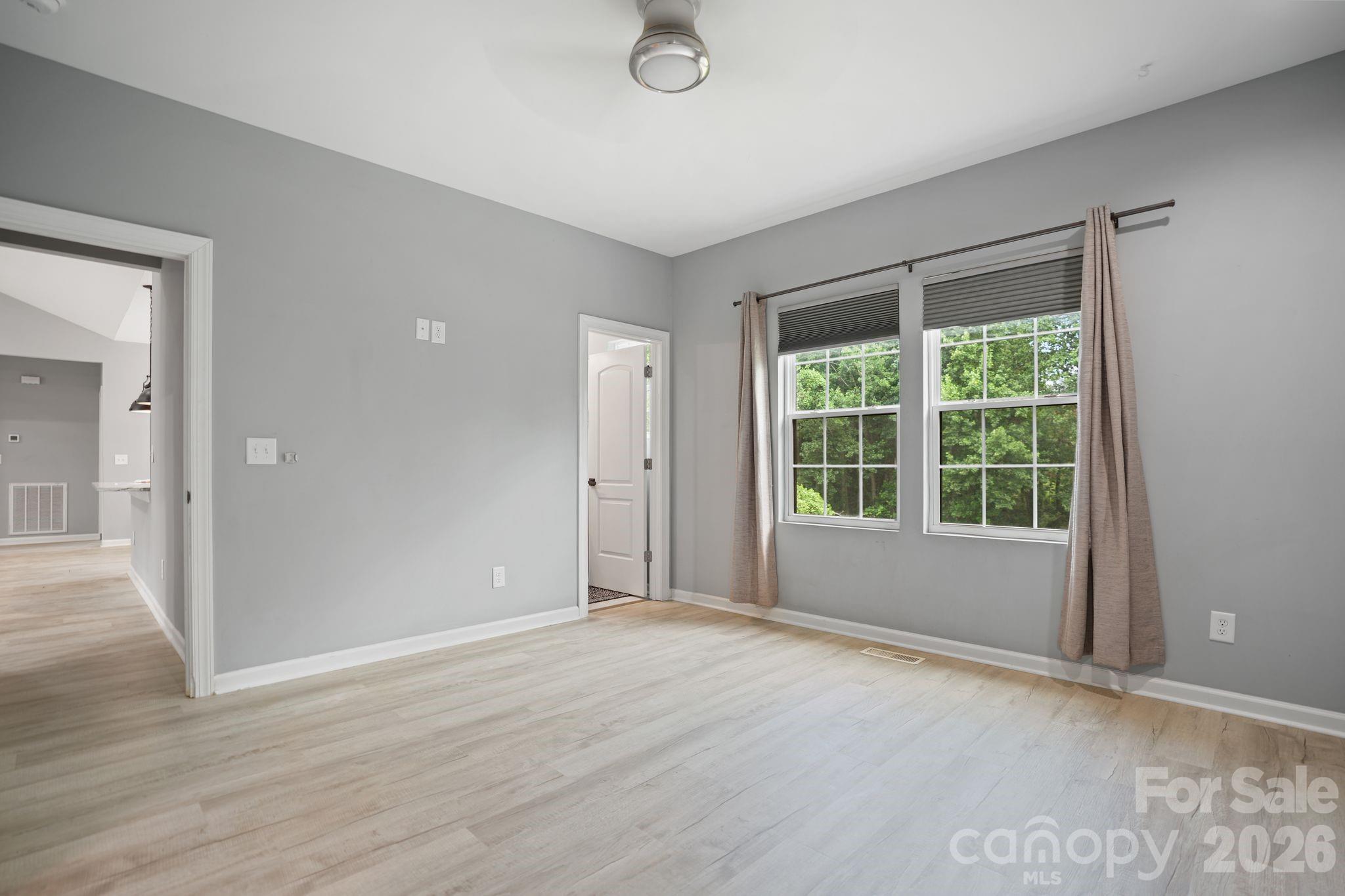 544 30th Avenue NW — Hickory