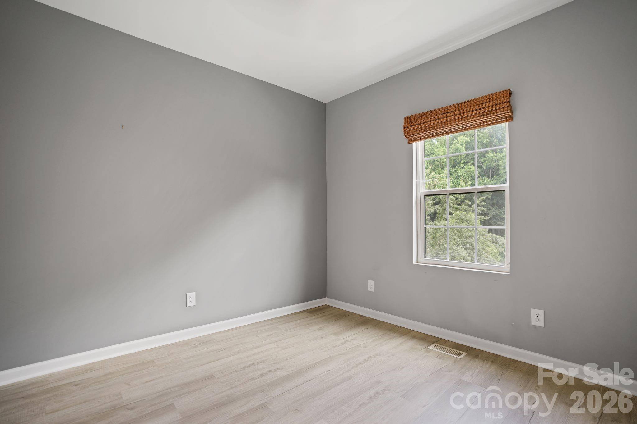 544 30th Avenue NW — Hickory