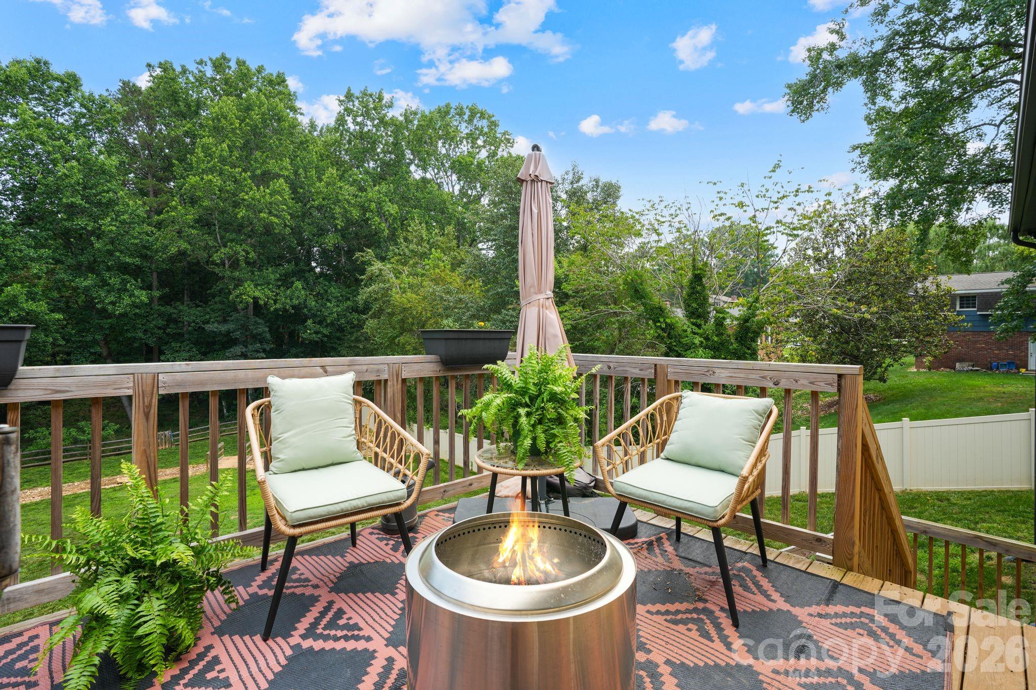 544 30th Avenue NW — Hickory